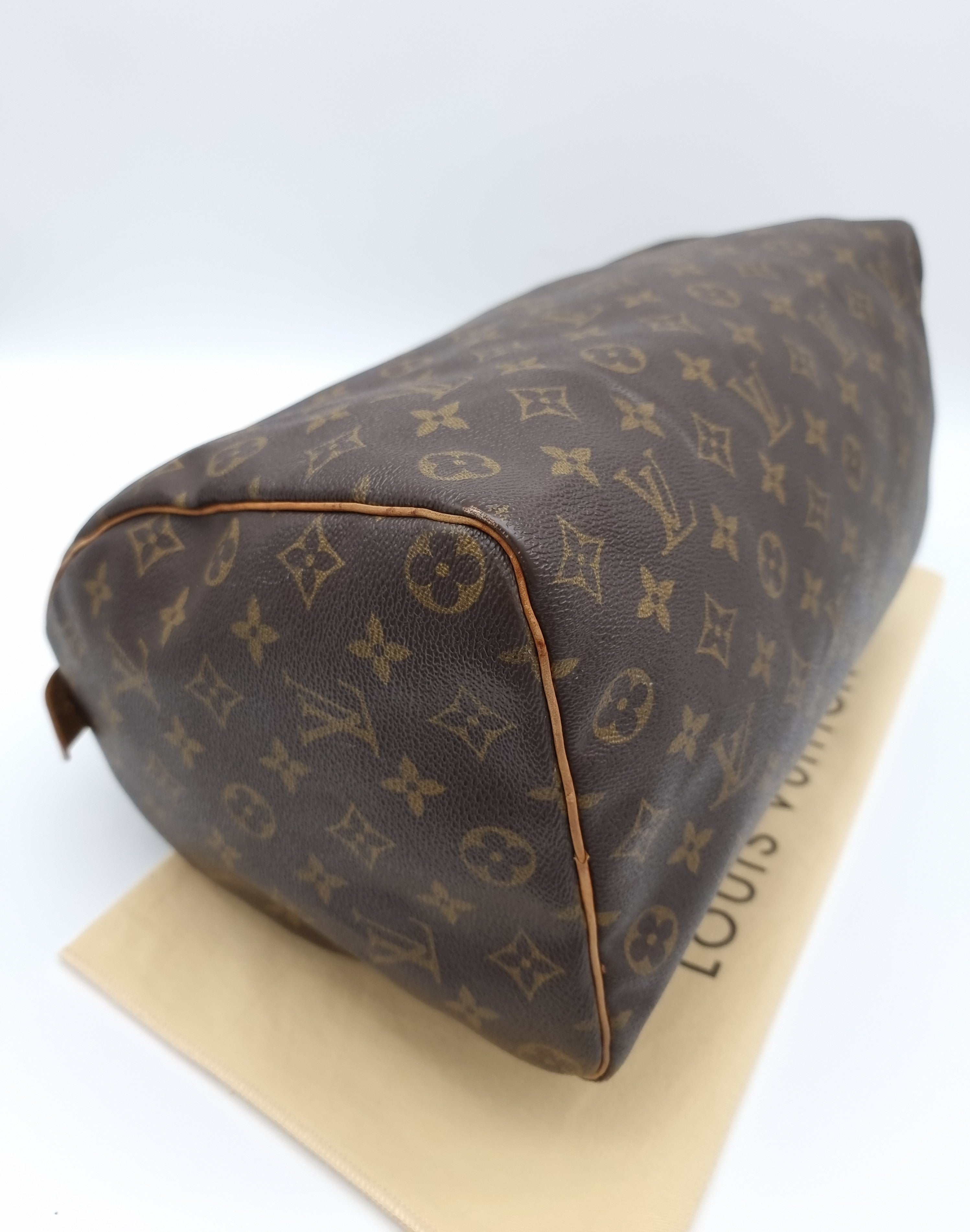 Louis Vuitton Speedy 35