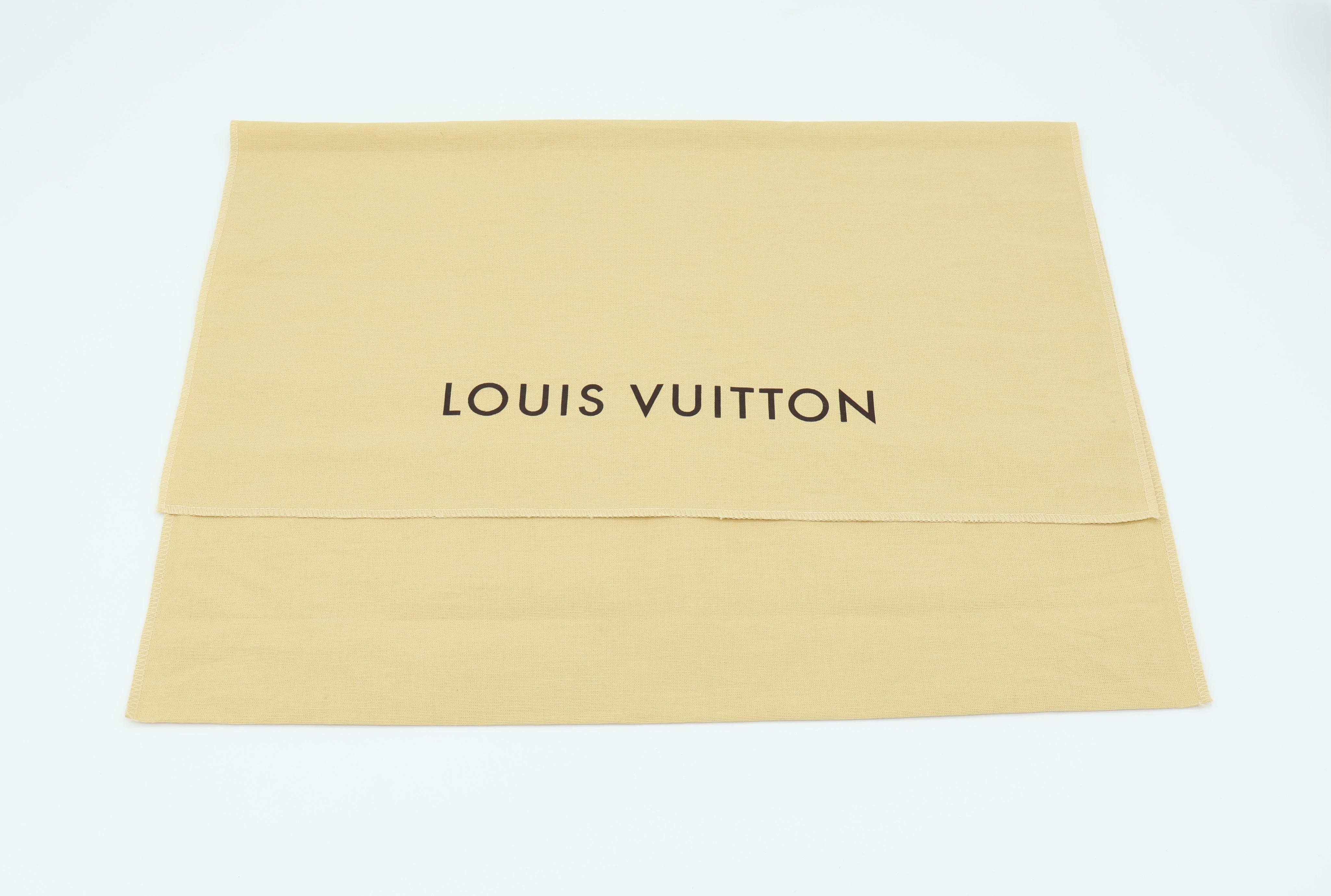 Louis Vuitton Monceau 26