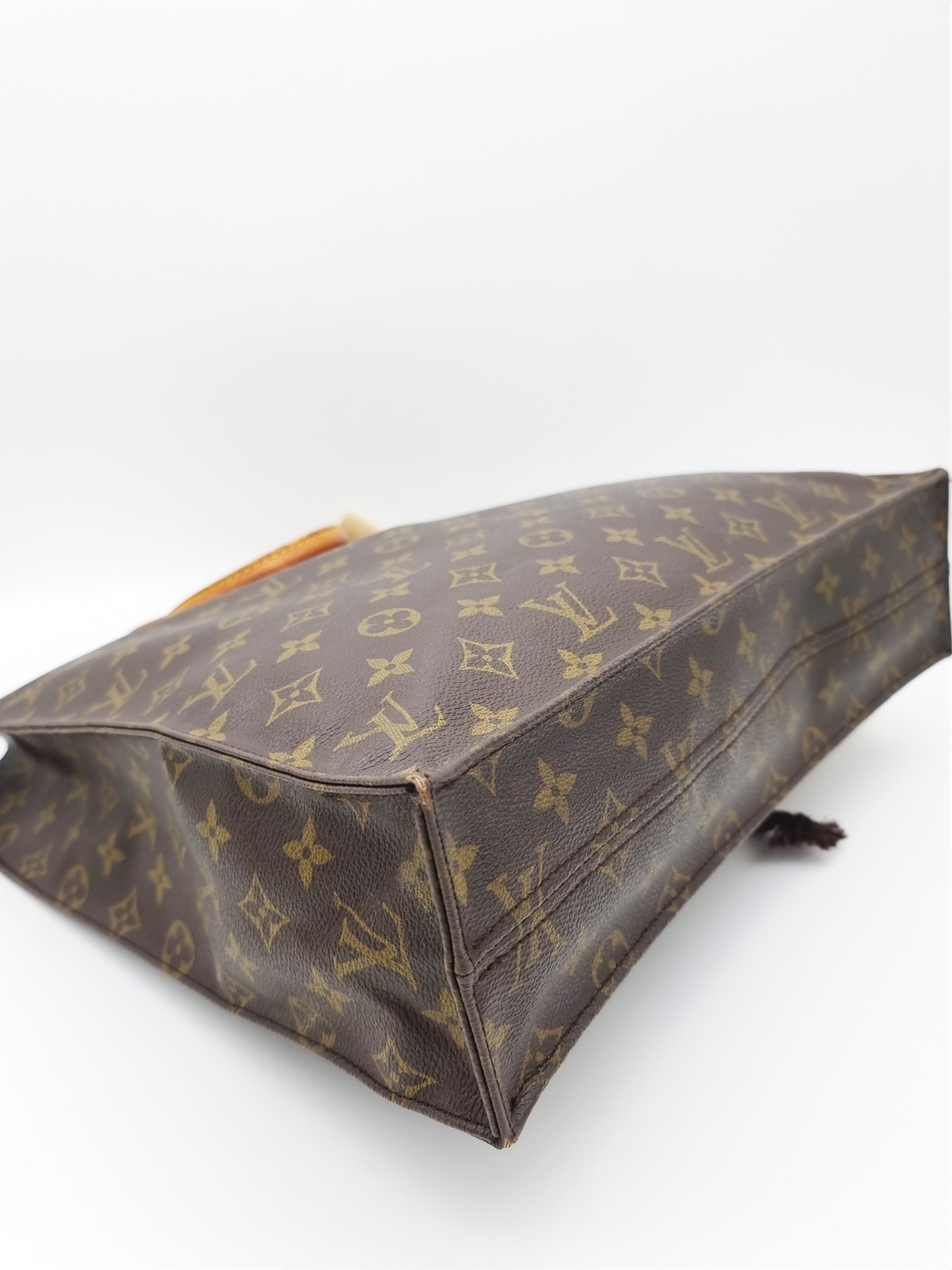 Louis Vuitton Sac Plat