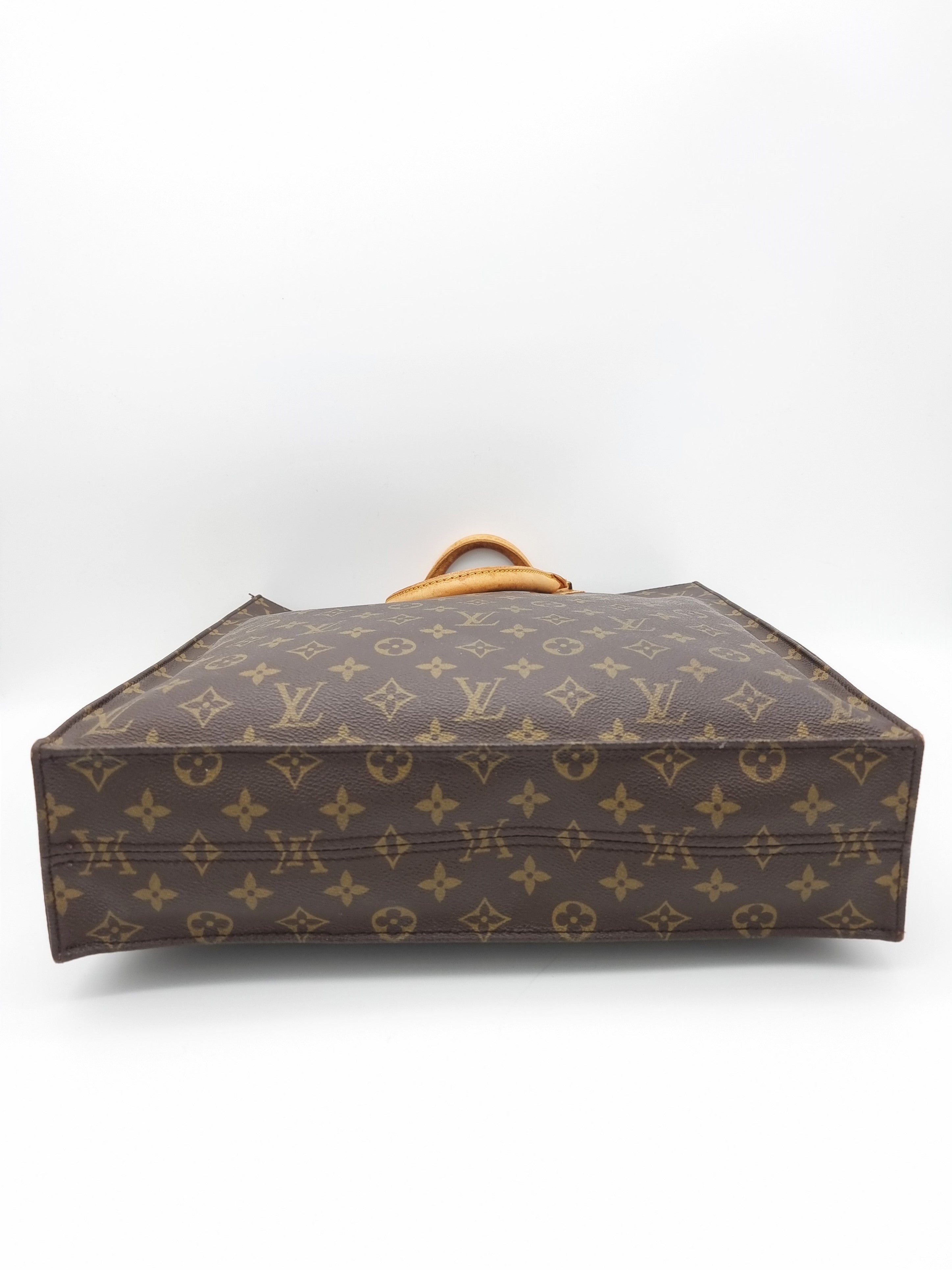 Louis Vuitton Sac Plat