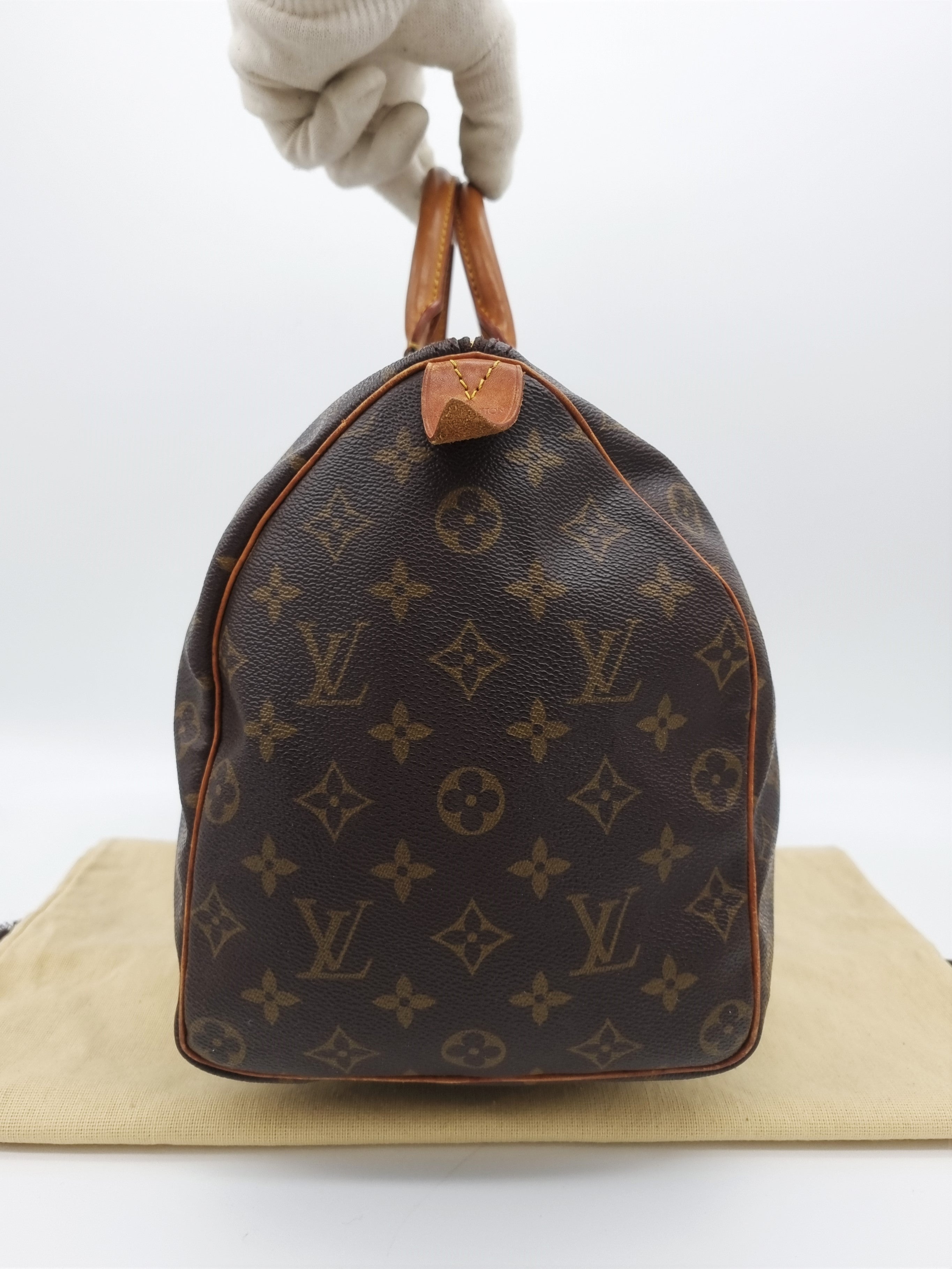 Louis Vuitton Speedy 35