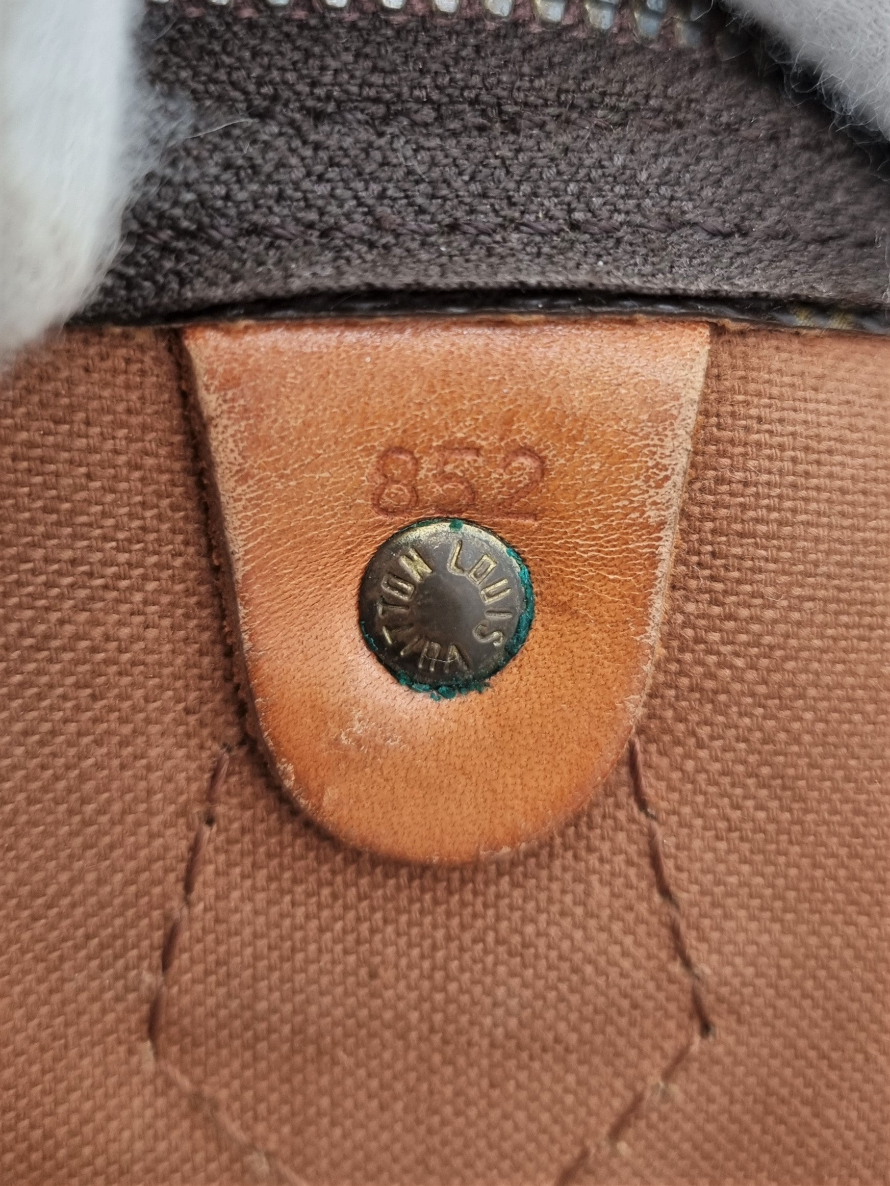 Louis Vuitton Speedy 35
