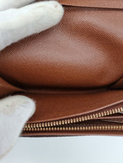 Louis Vuitton Lompakko