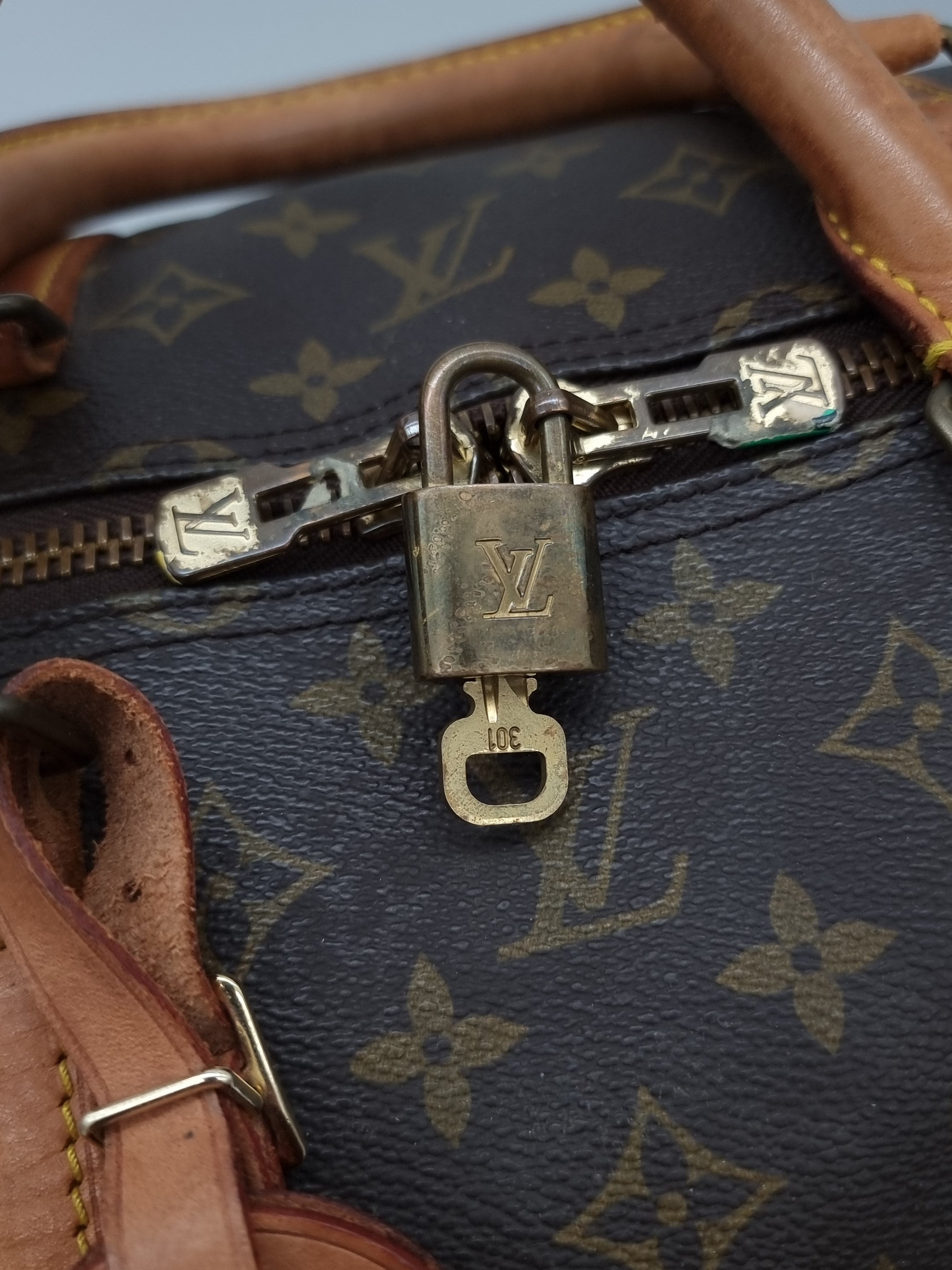 Louis Vuitton Keepall 55 Bandouliere