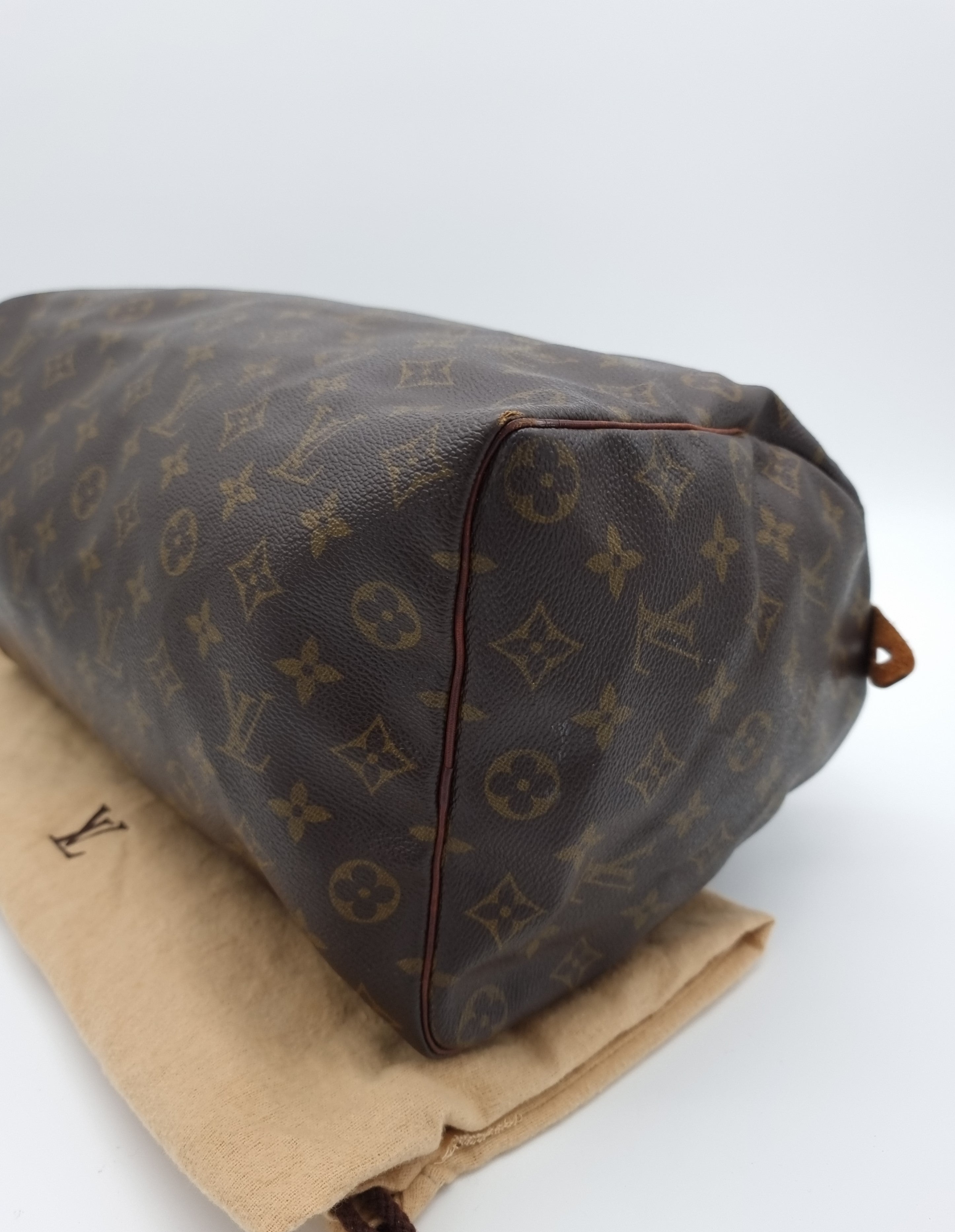 Louis Vuitton Speedy 35