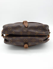Louis Vuitton Saumur 28
