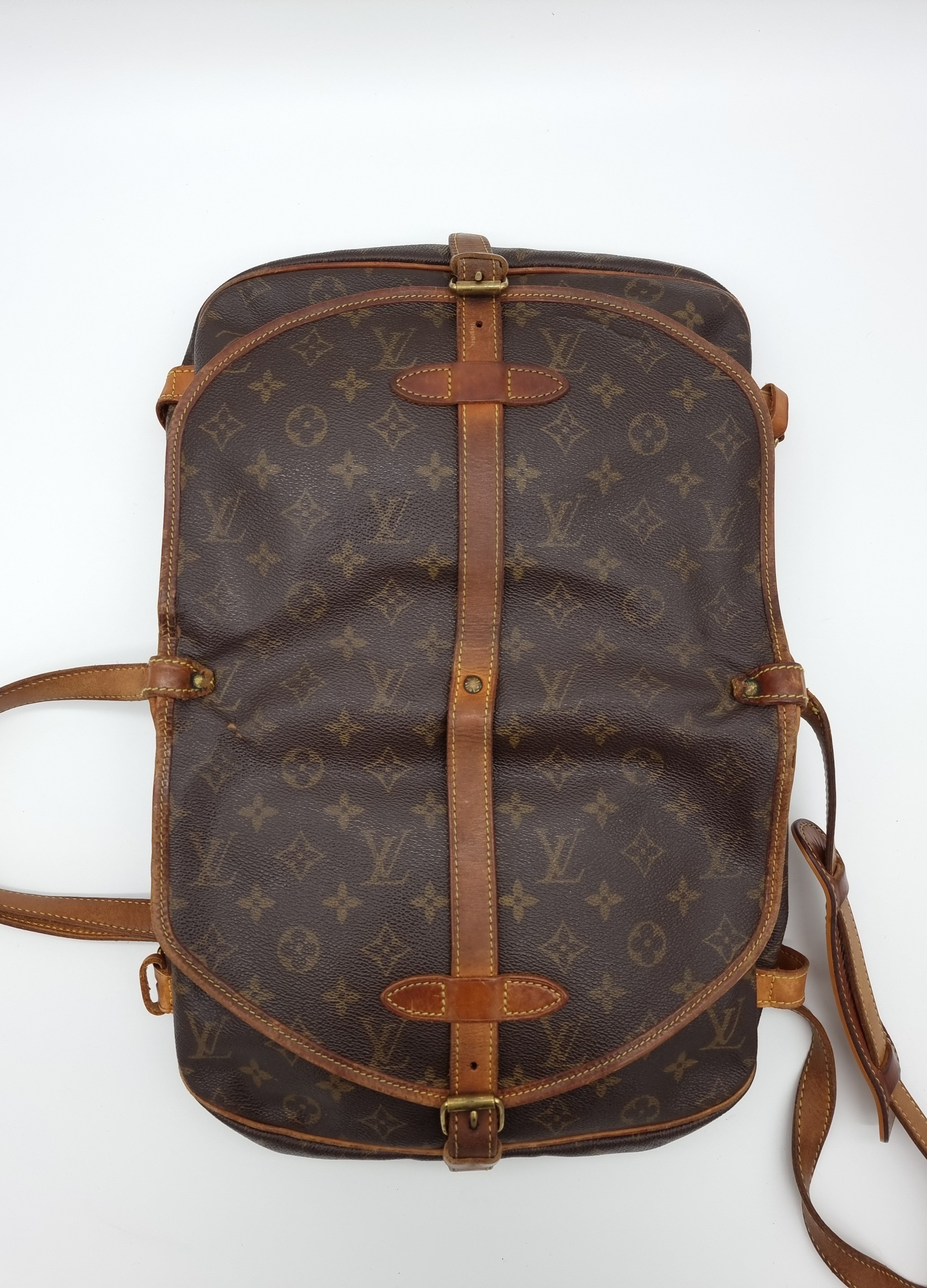 Louis Vuitton Saumur 28