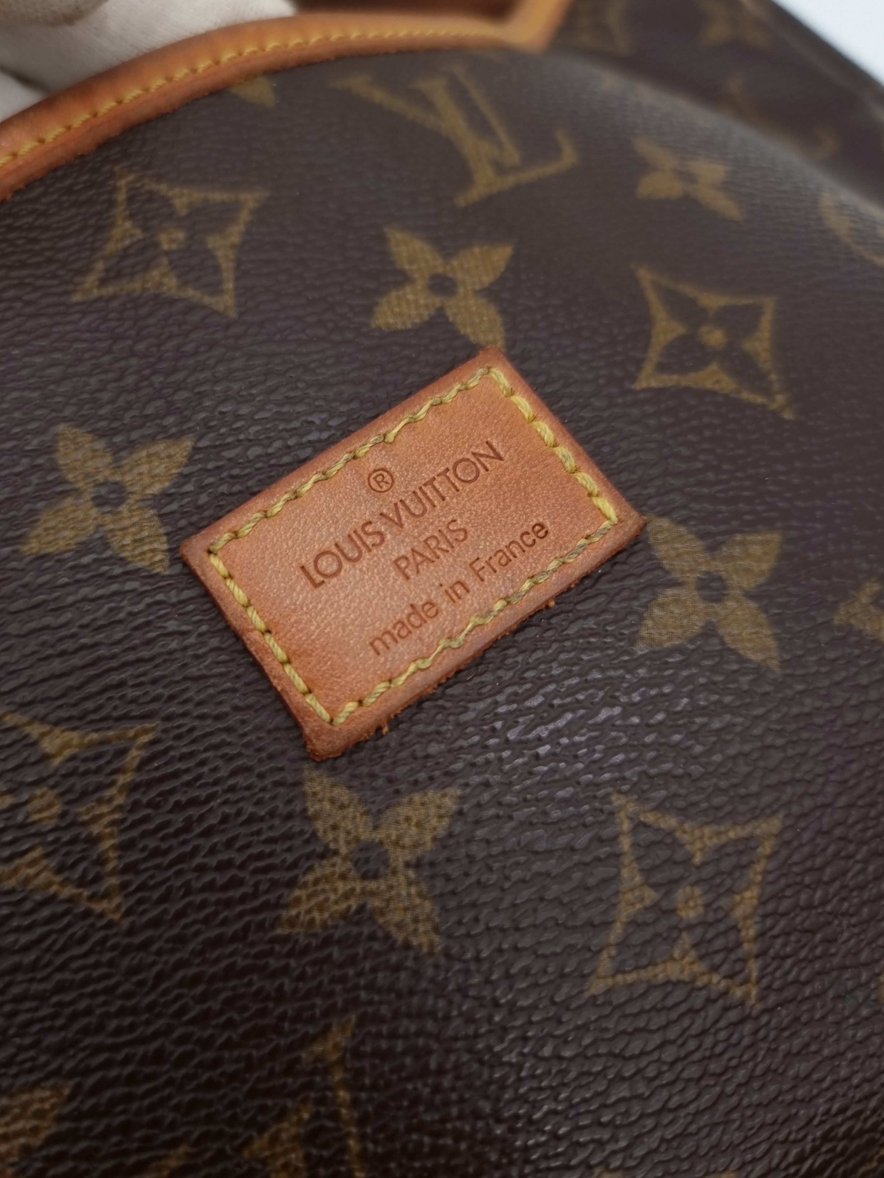 Louis Vuitton Saumur 28