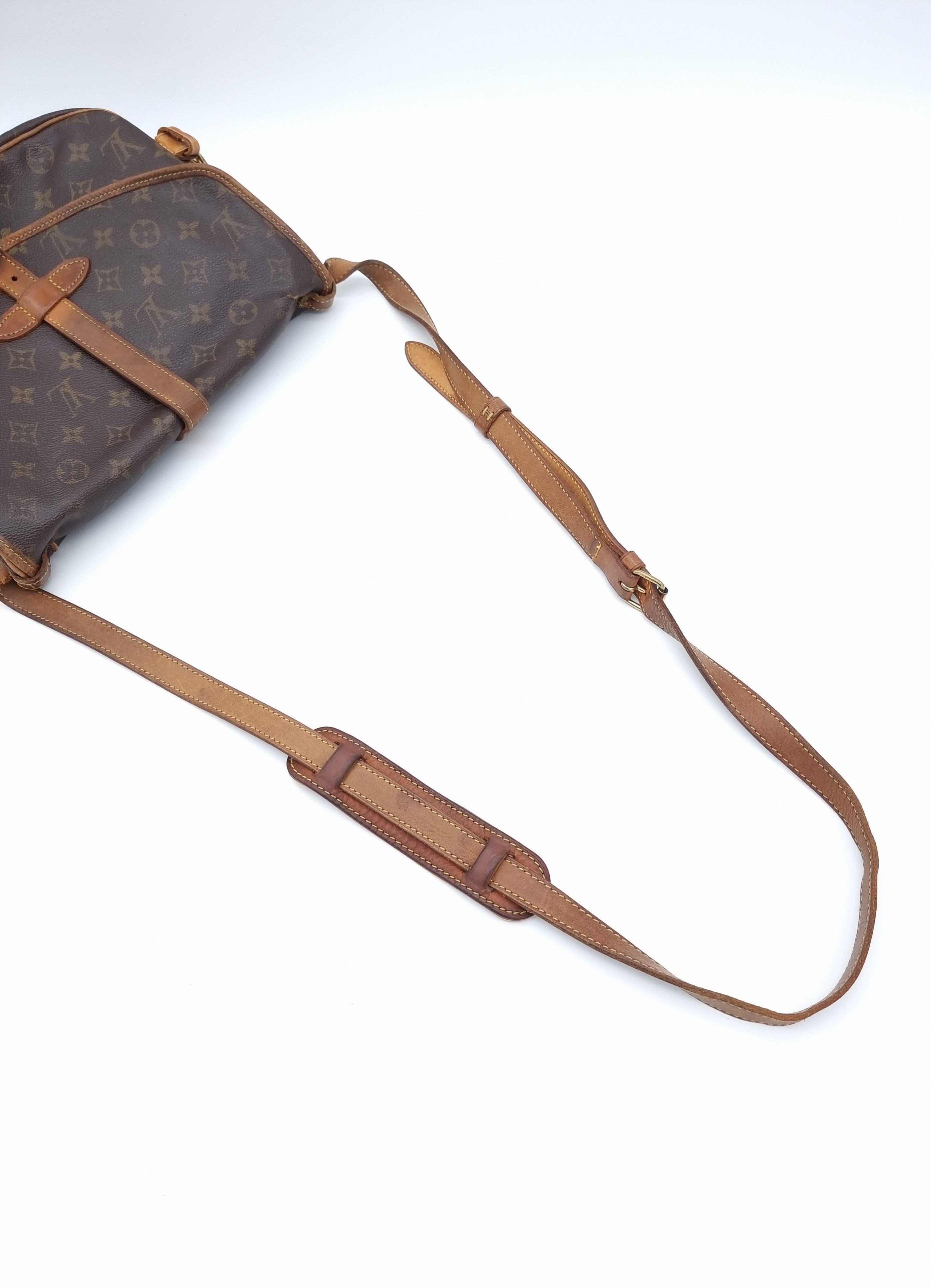 Louis Vuitton Saumur 28
