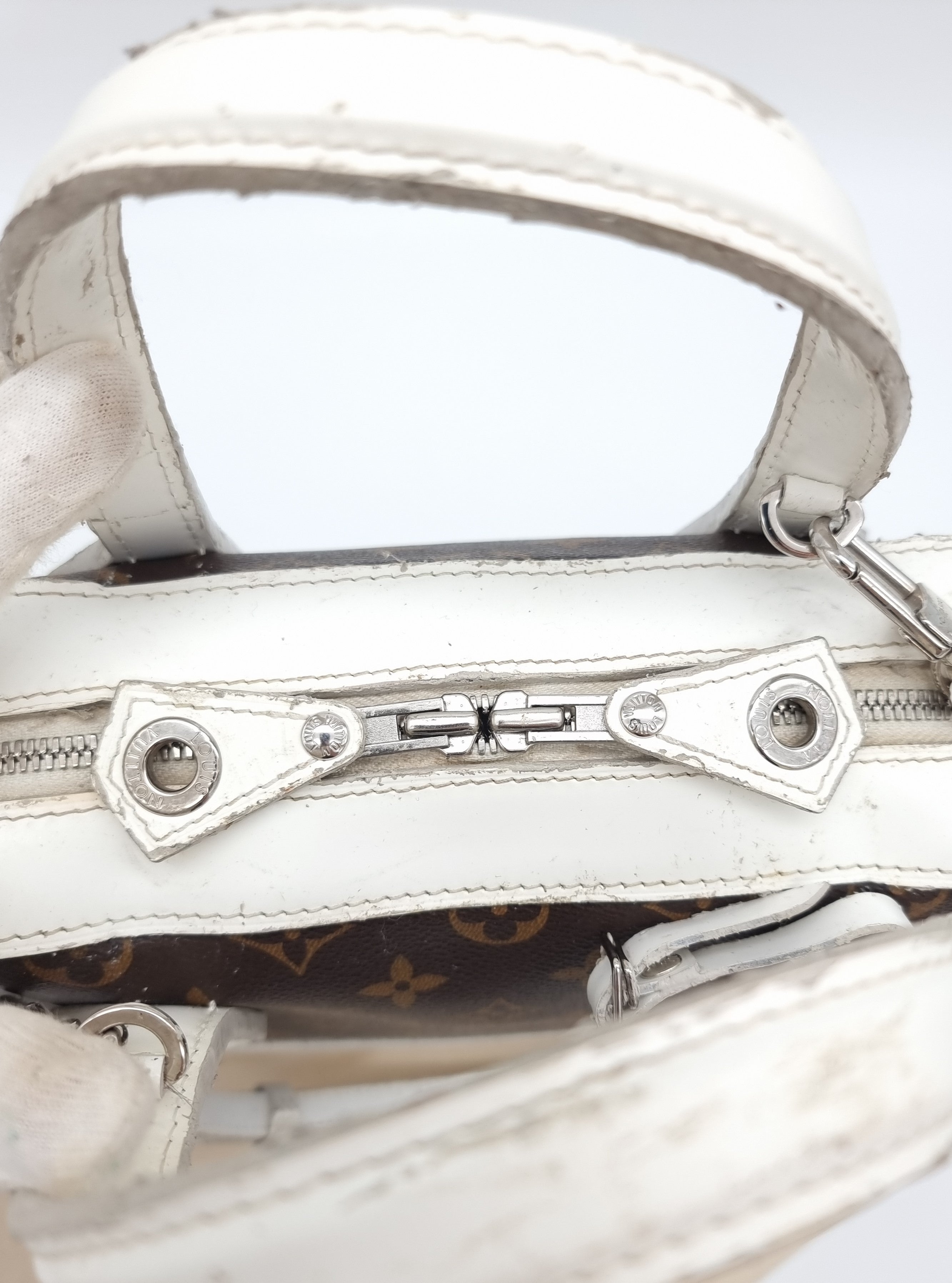 Louis Vuitton Dora PM