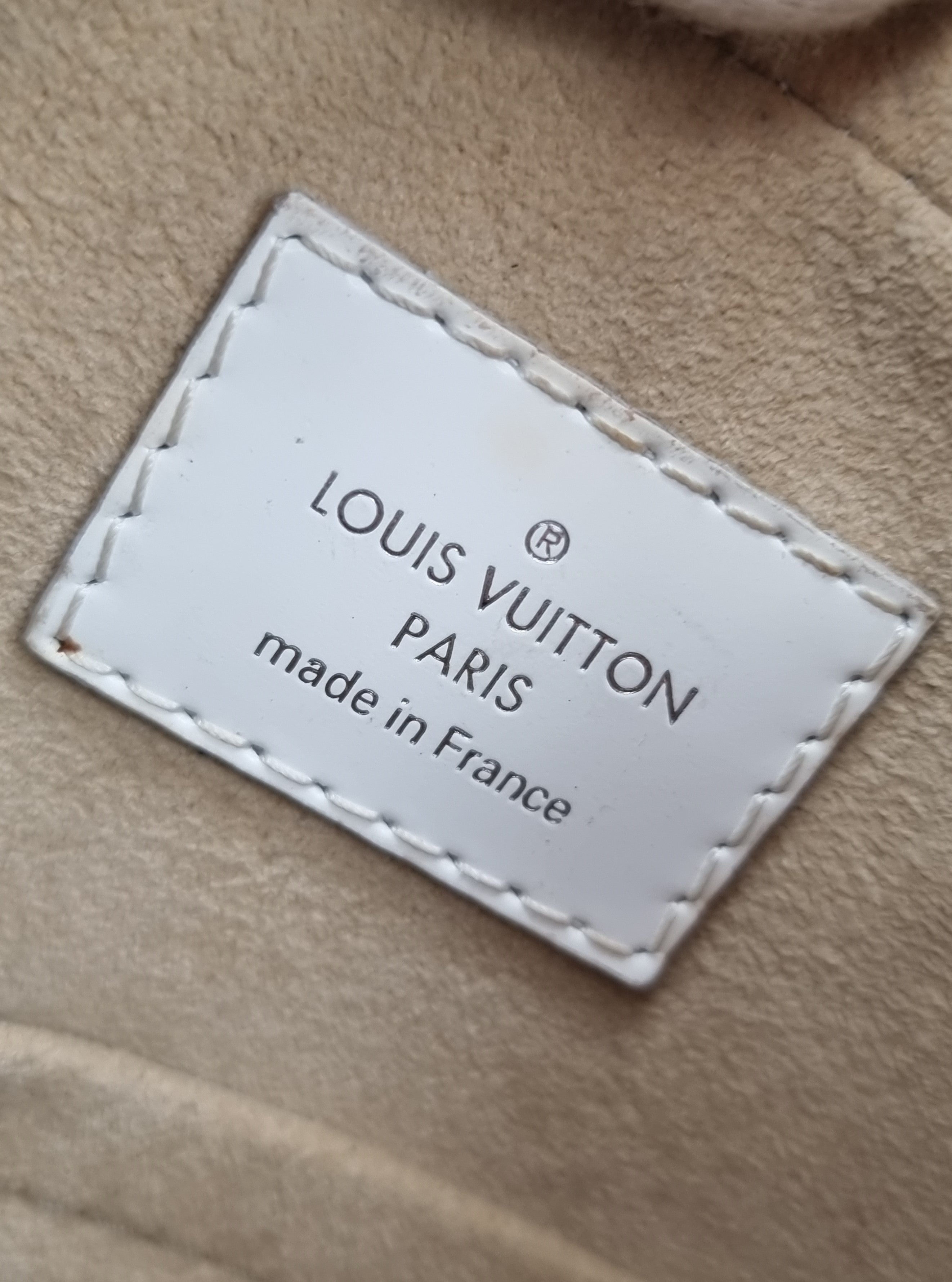Louis Vuitton Dora PM