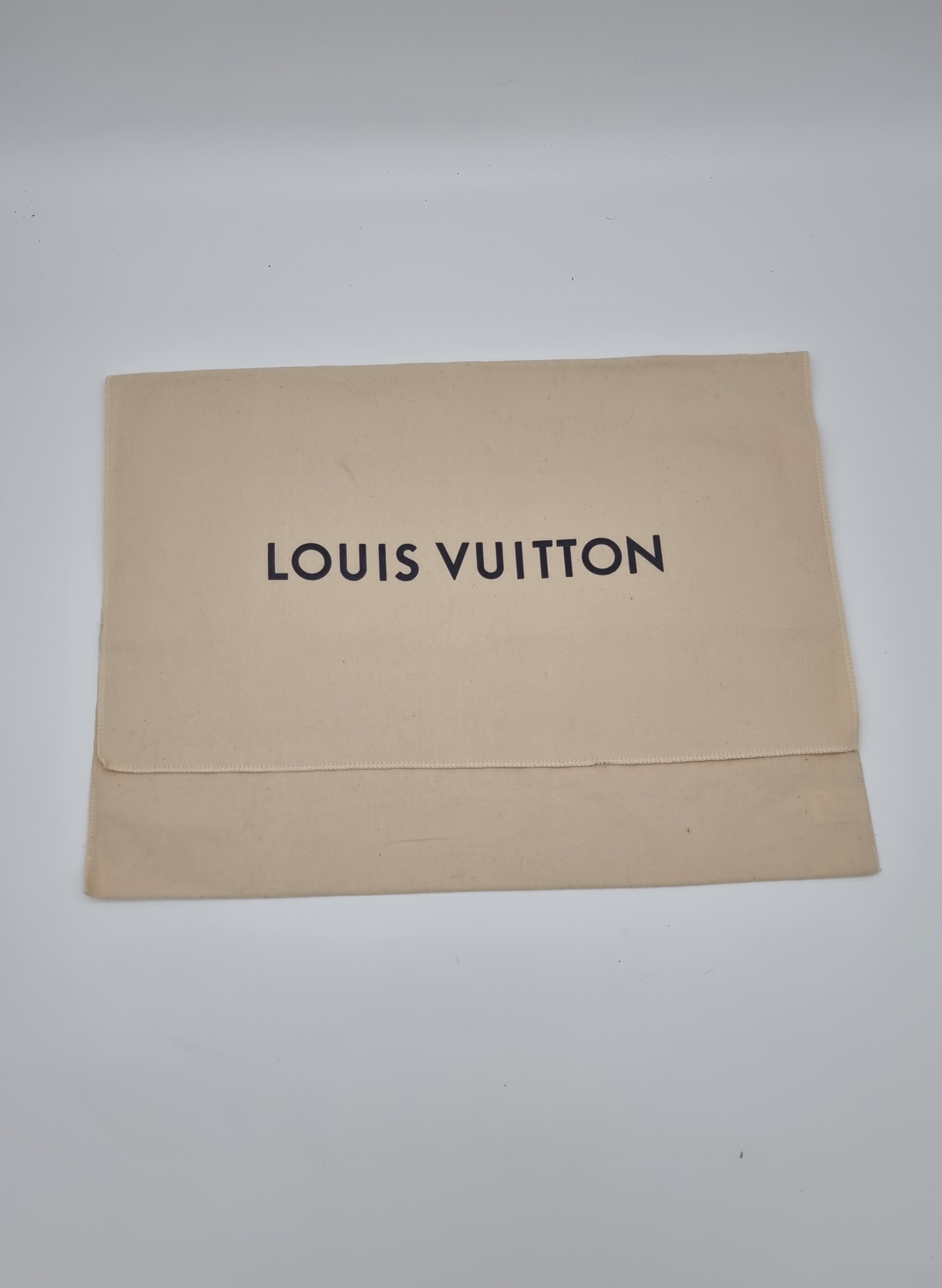 Louis Vuitton Dora PM