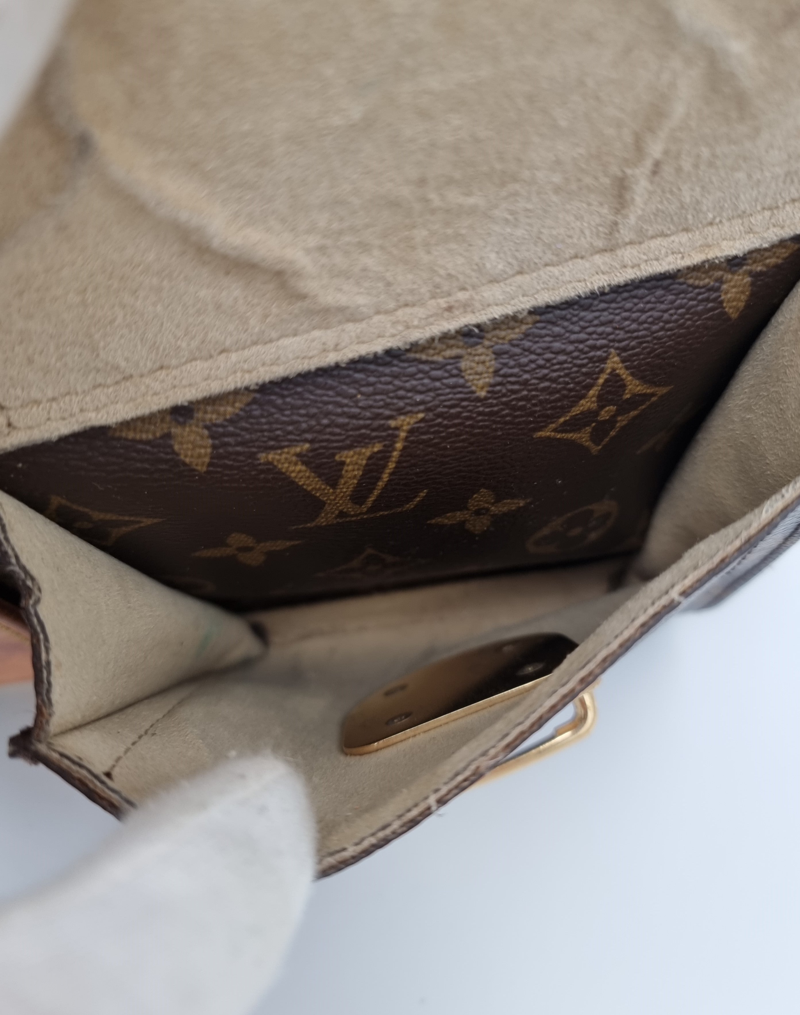 Louis Vuitton Manhattan GM – Luxor Finland