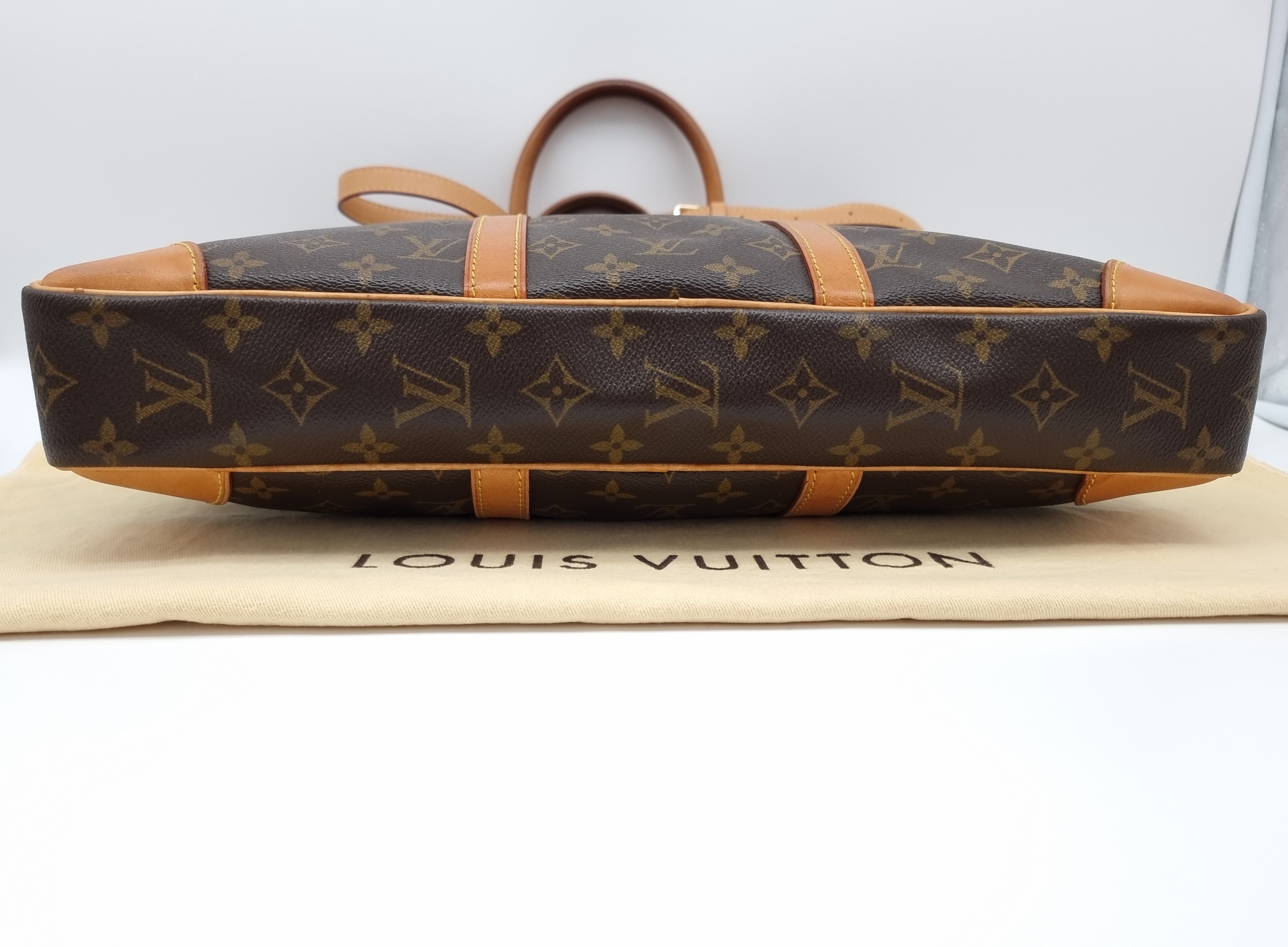Louis Vuitton Porte Documents Voyage