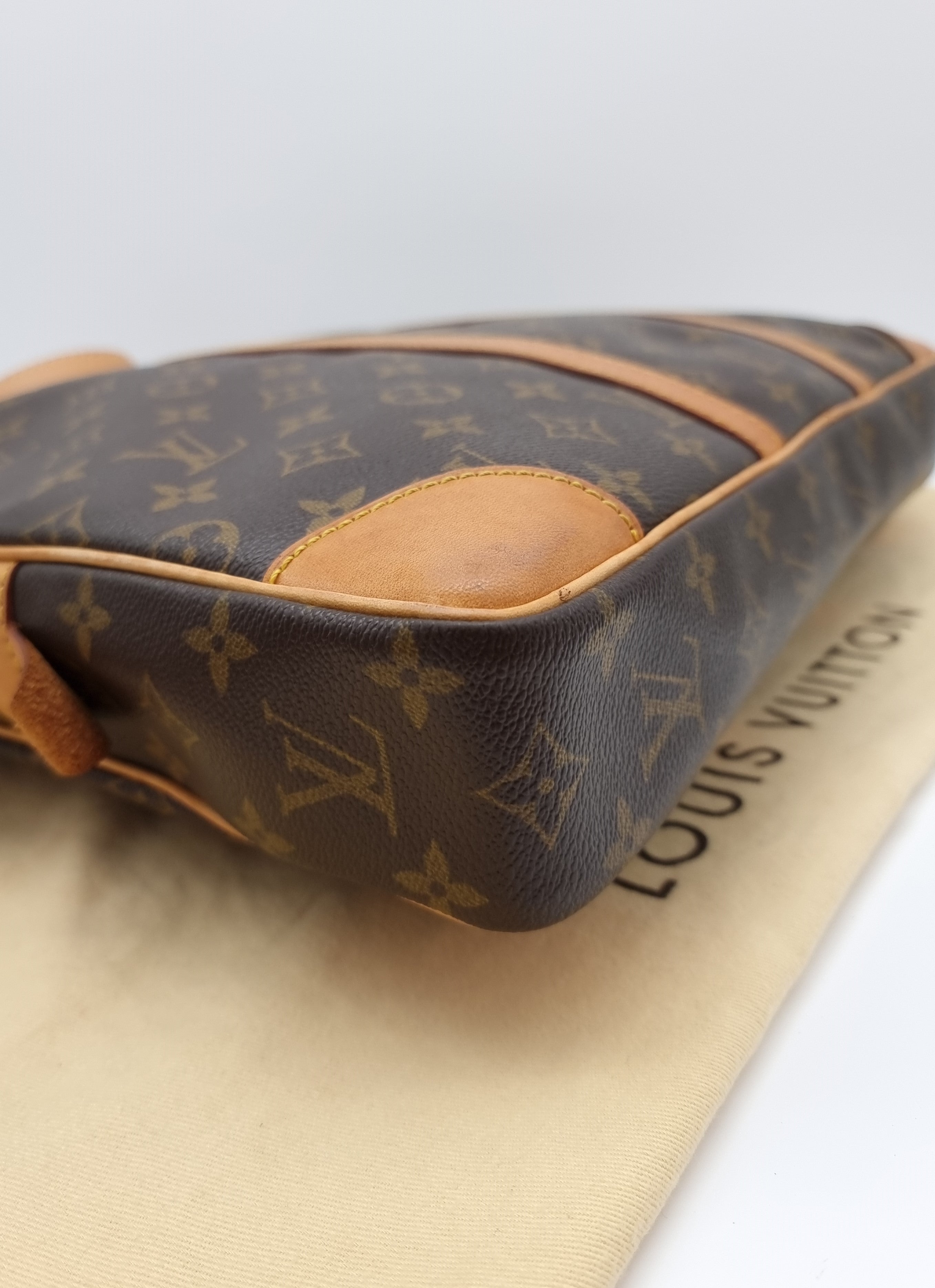 Louis Vuitton Porte Documents Voyage