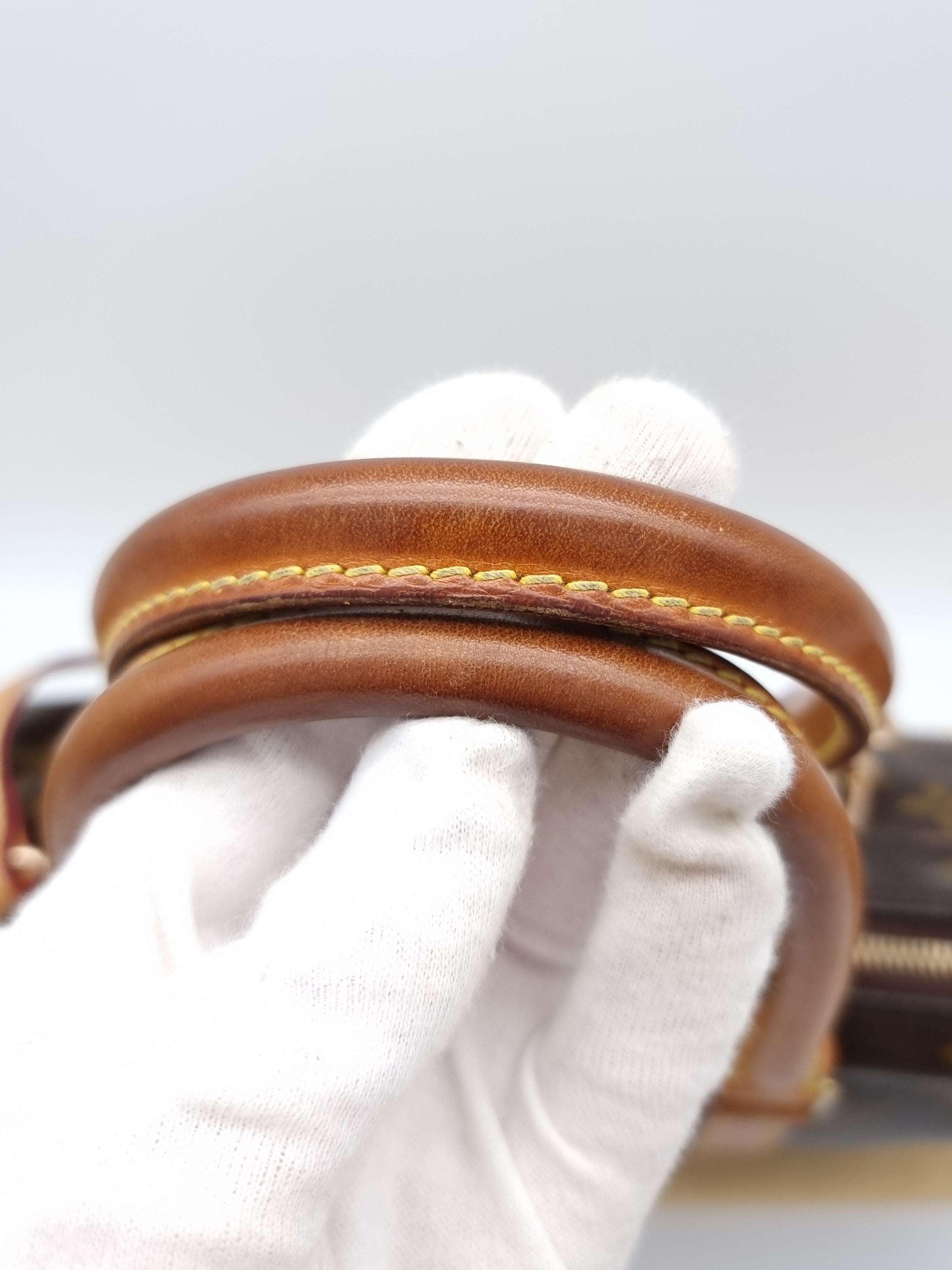 Louis Vuitton Porte Documents Voyage