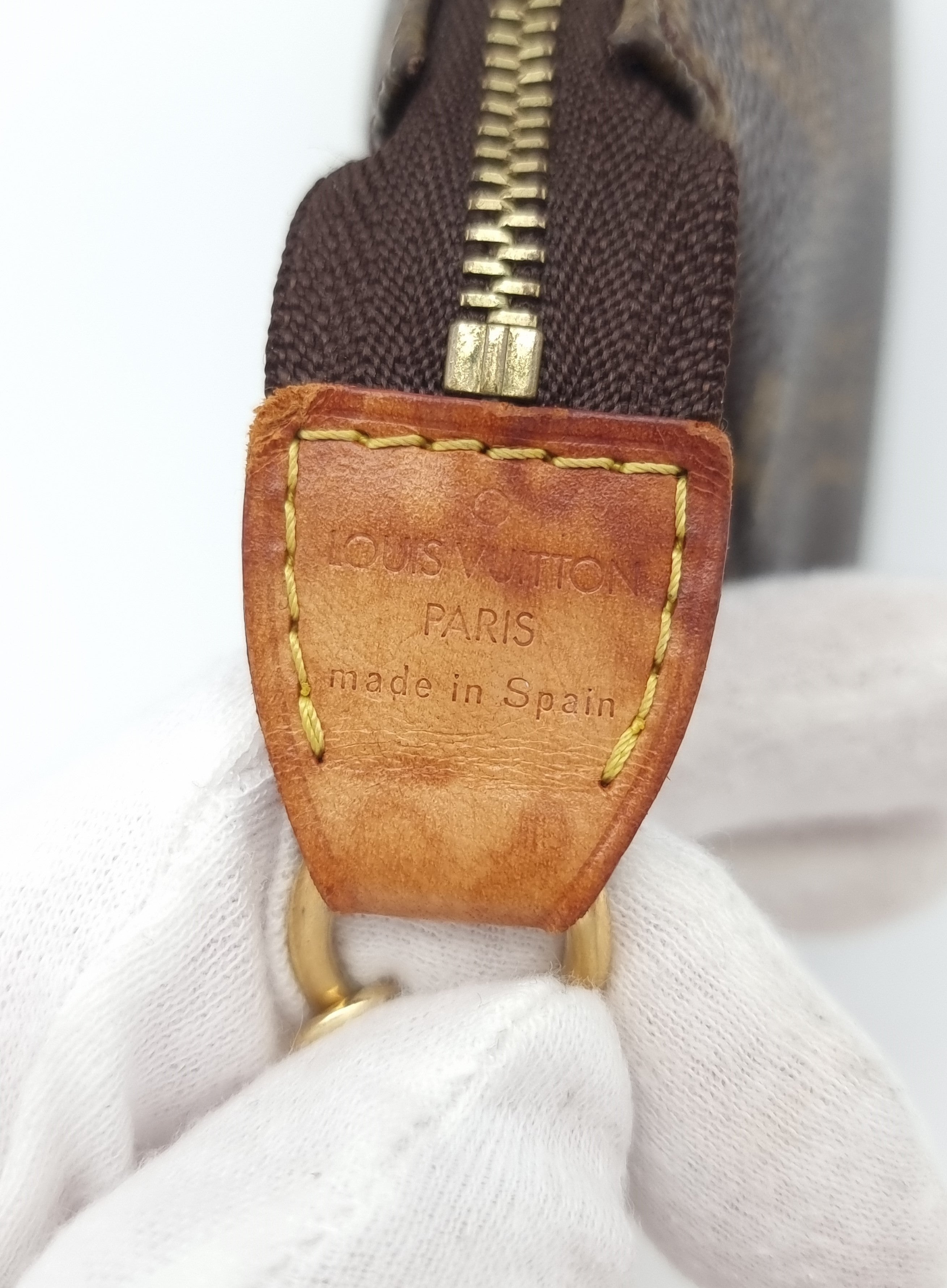 Louis Vuitton Pochette Accessoires