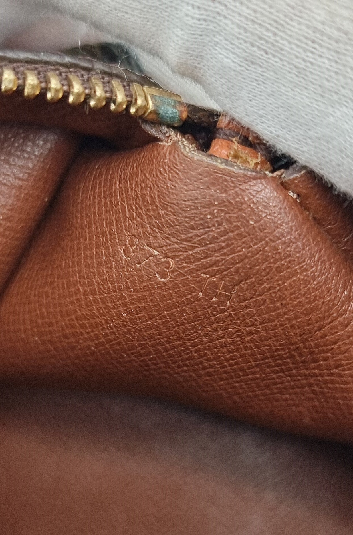 Louis Vuitton Papillon 30