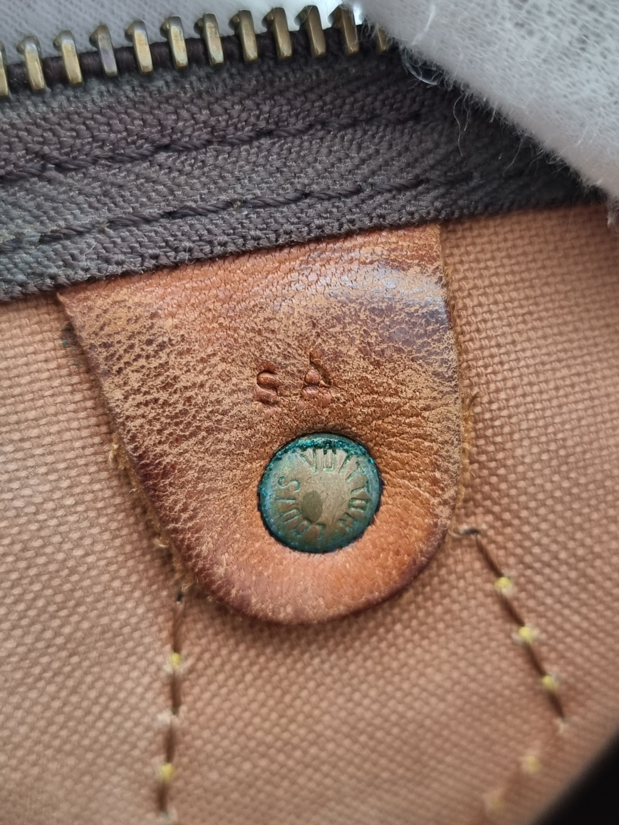 Louis Vuitton Speedy 35