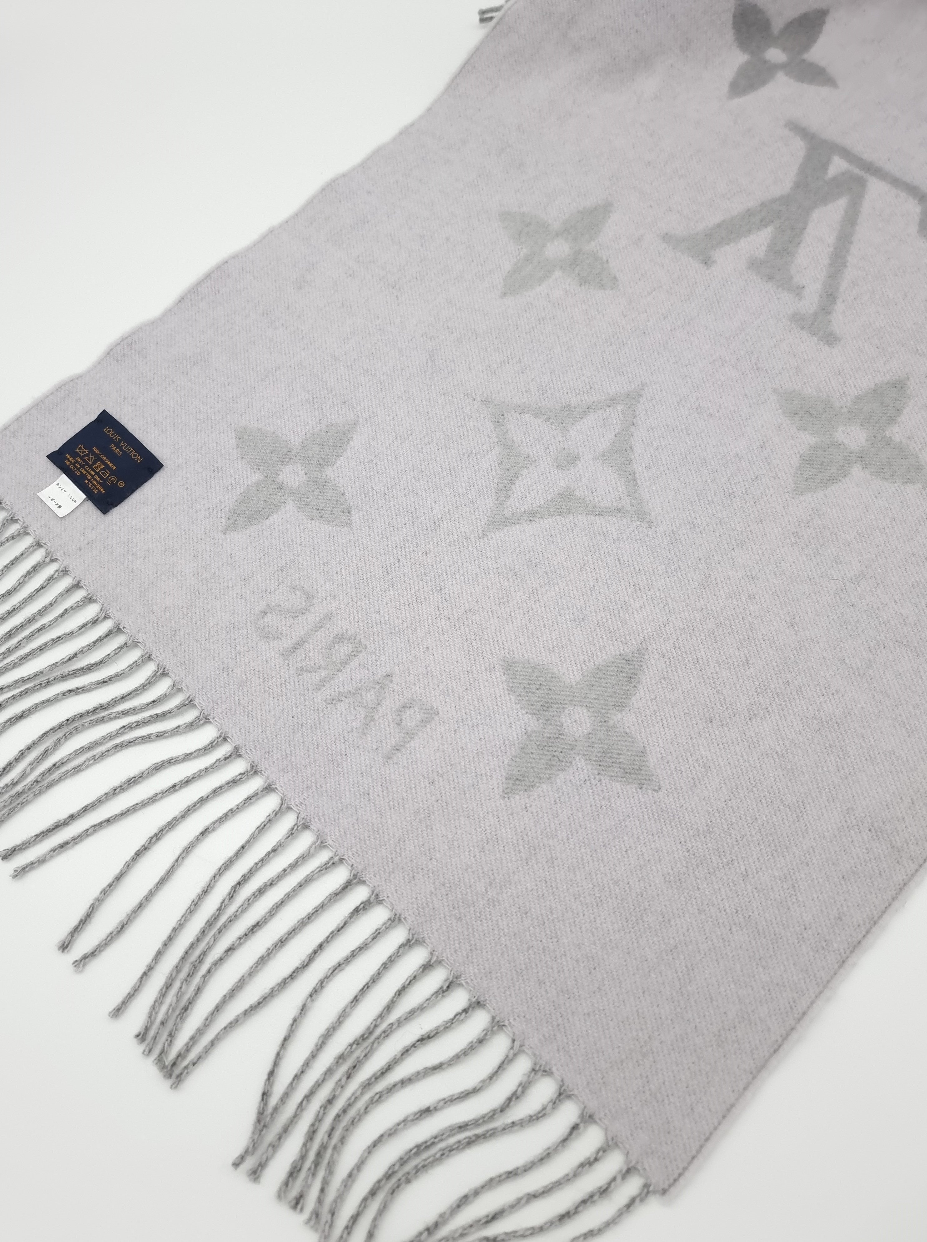 Louis Vuitton Reykjavik Cashmere Scarf – Luxor Finland