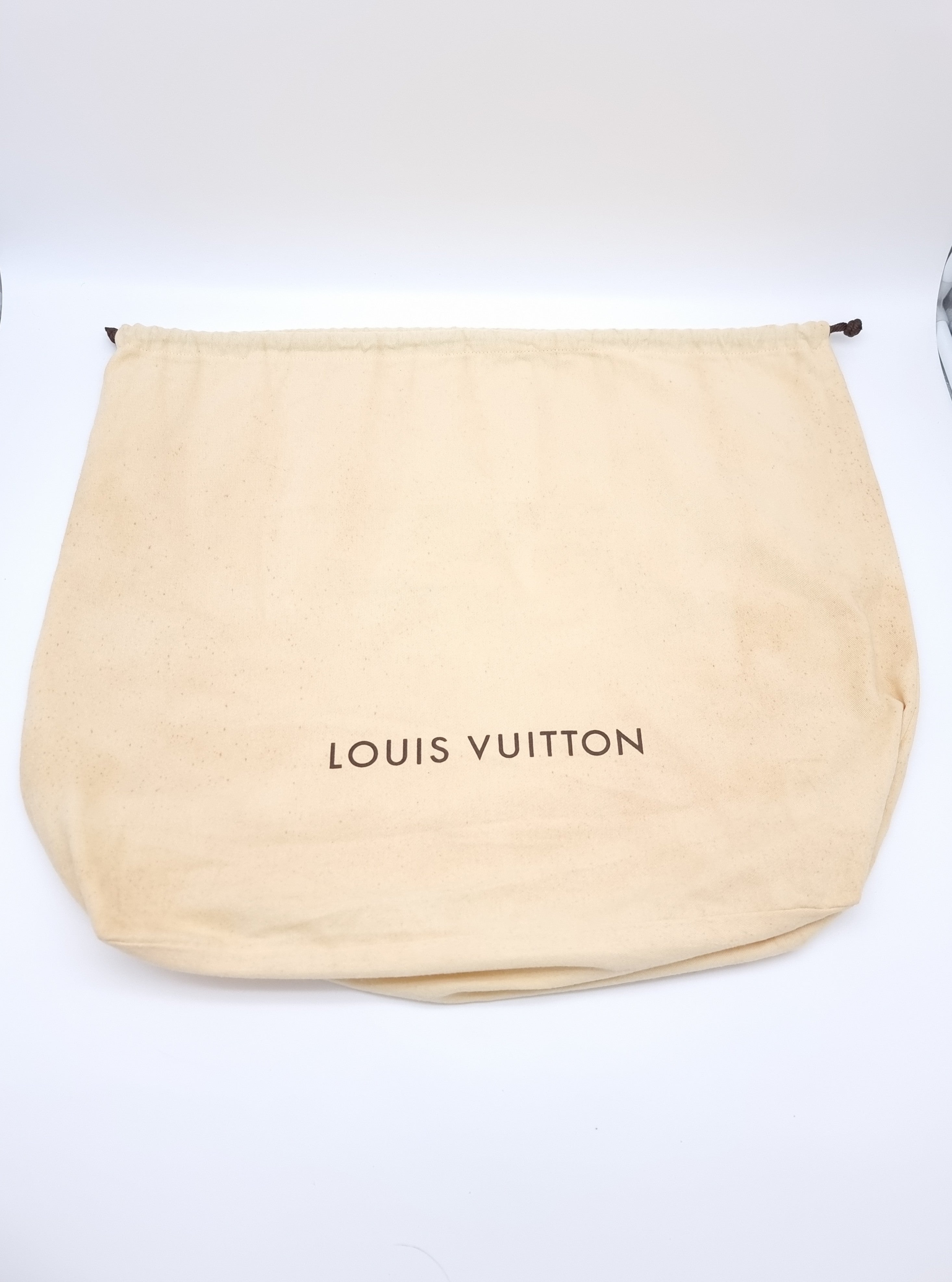 Louis Vuitton Porte Documents Voyage