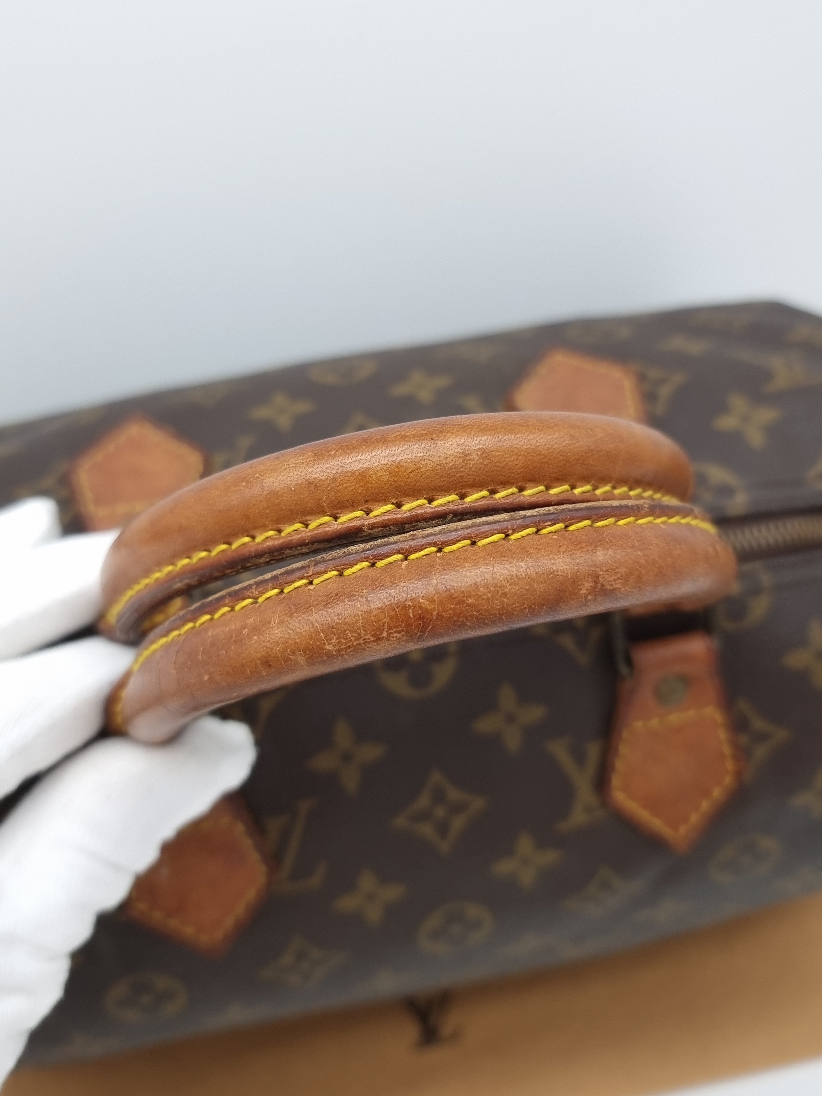 Louis Vuitton Speedy 35