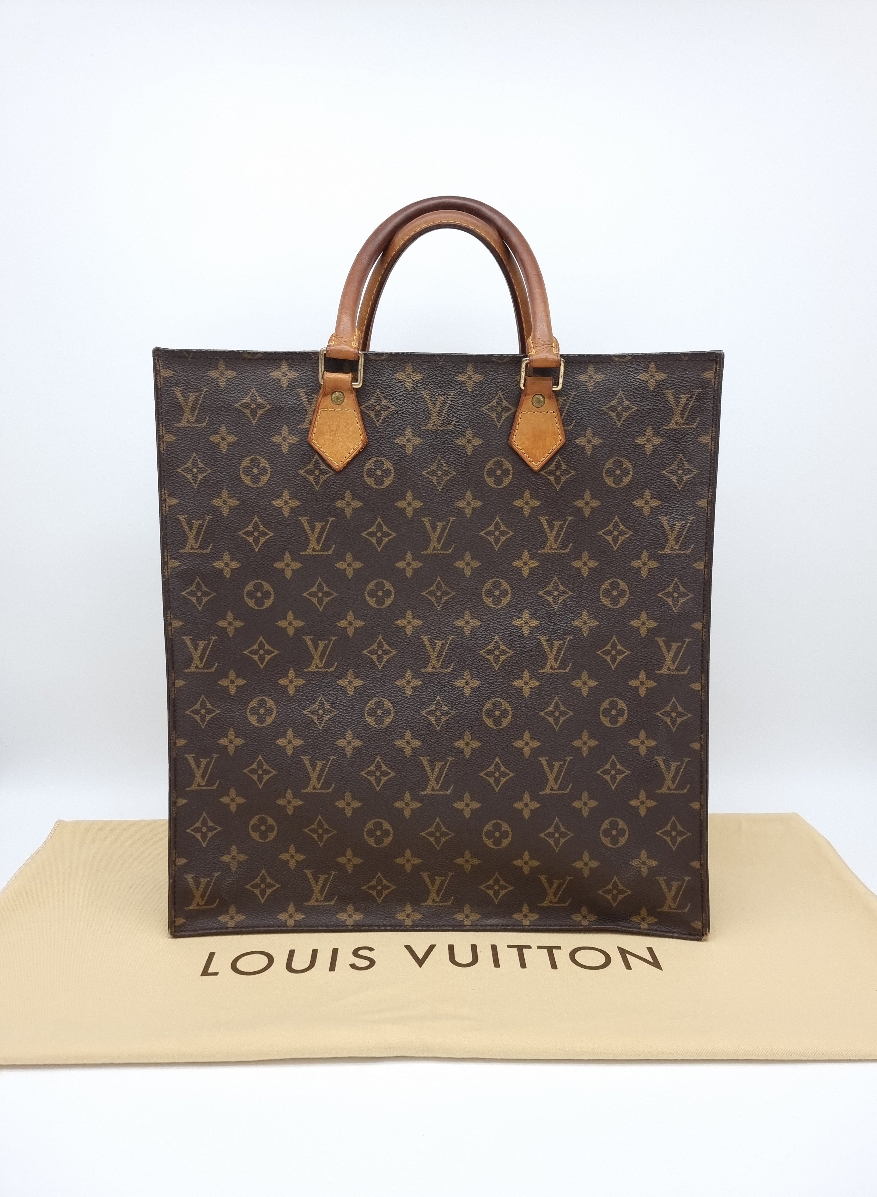 Louis Vuitton Sac Plat