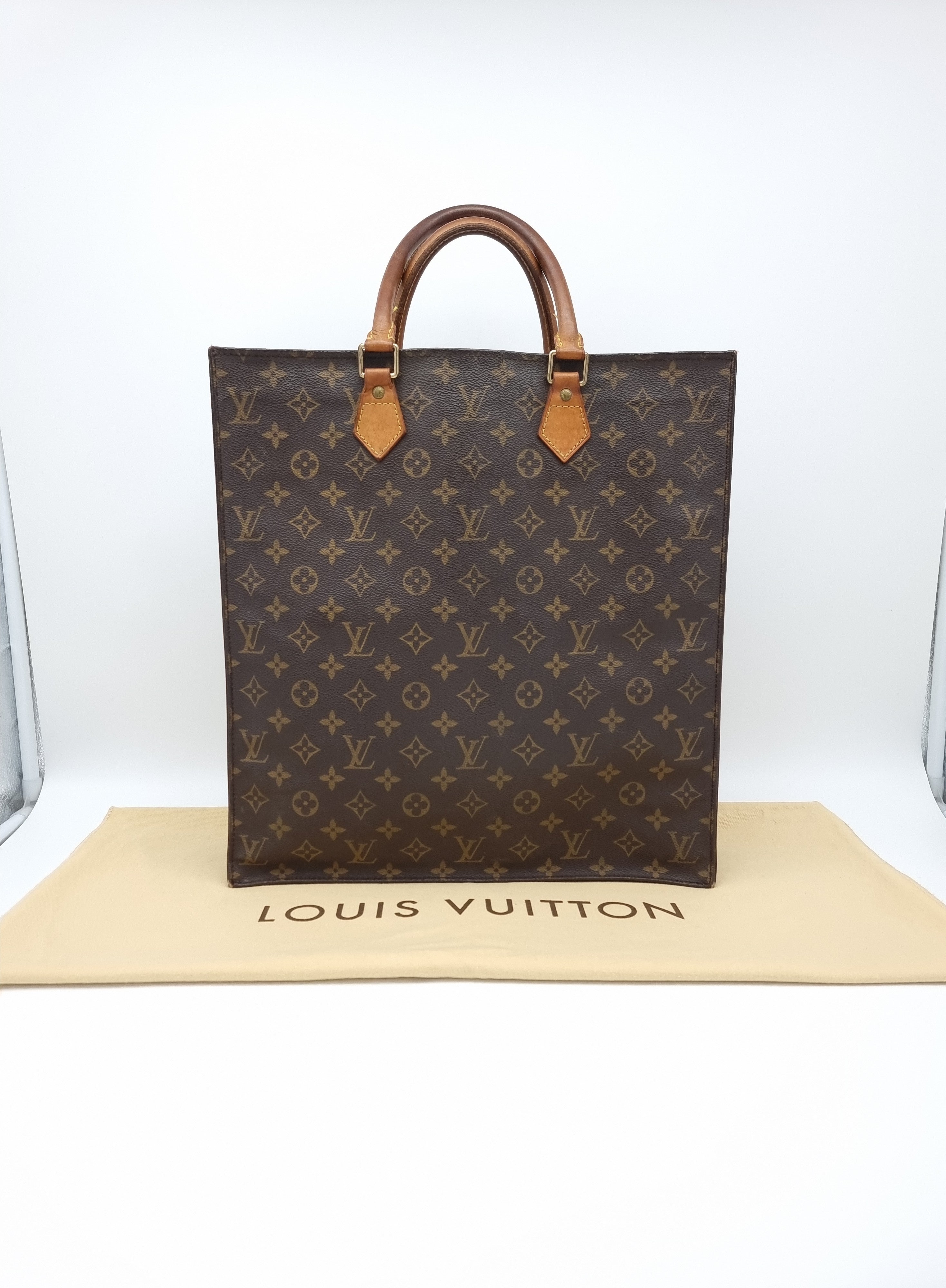 Louis Vuitton Sac Plat