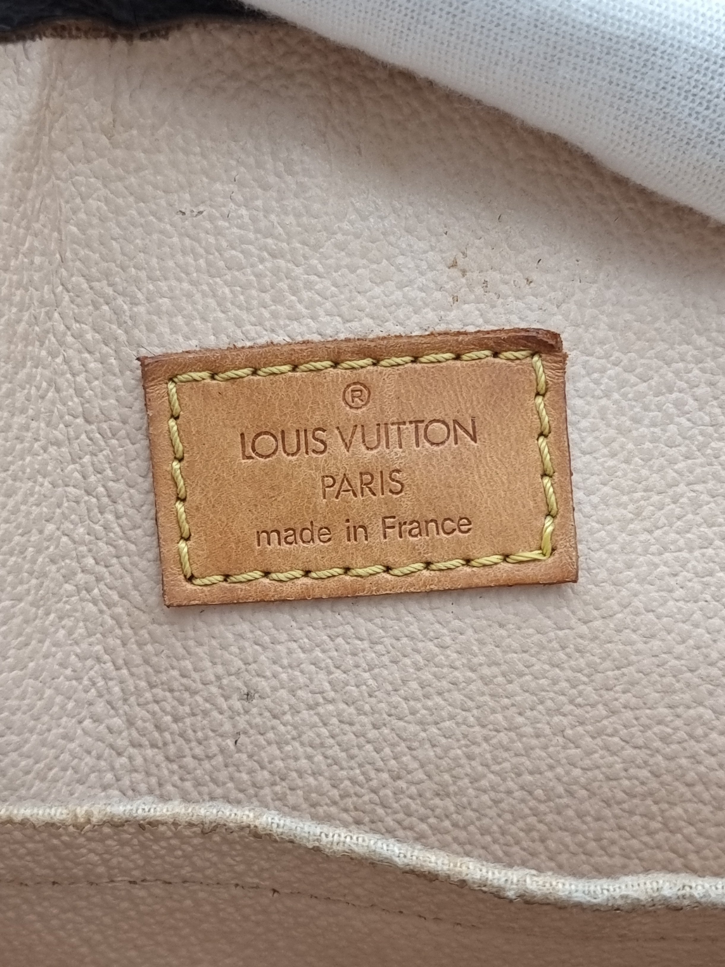 Louis Vuitton Sac Plat