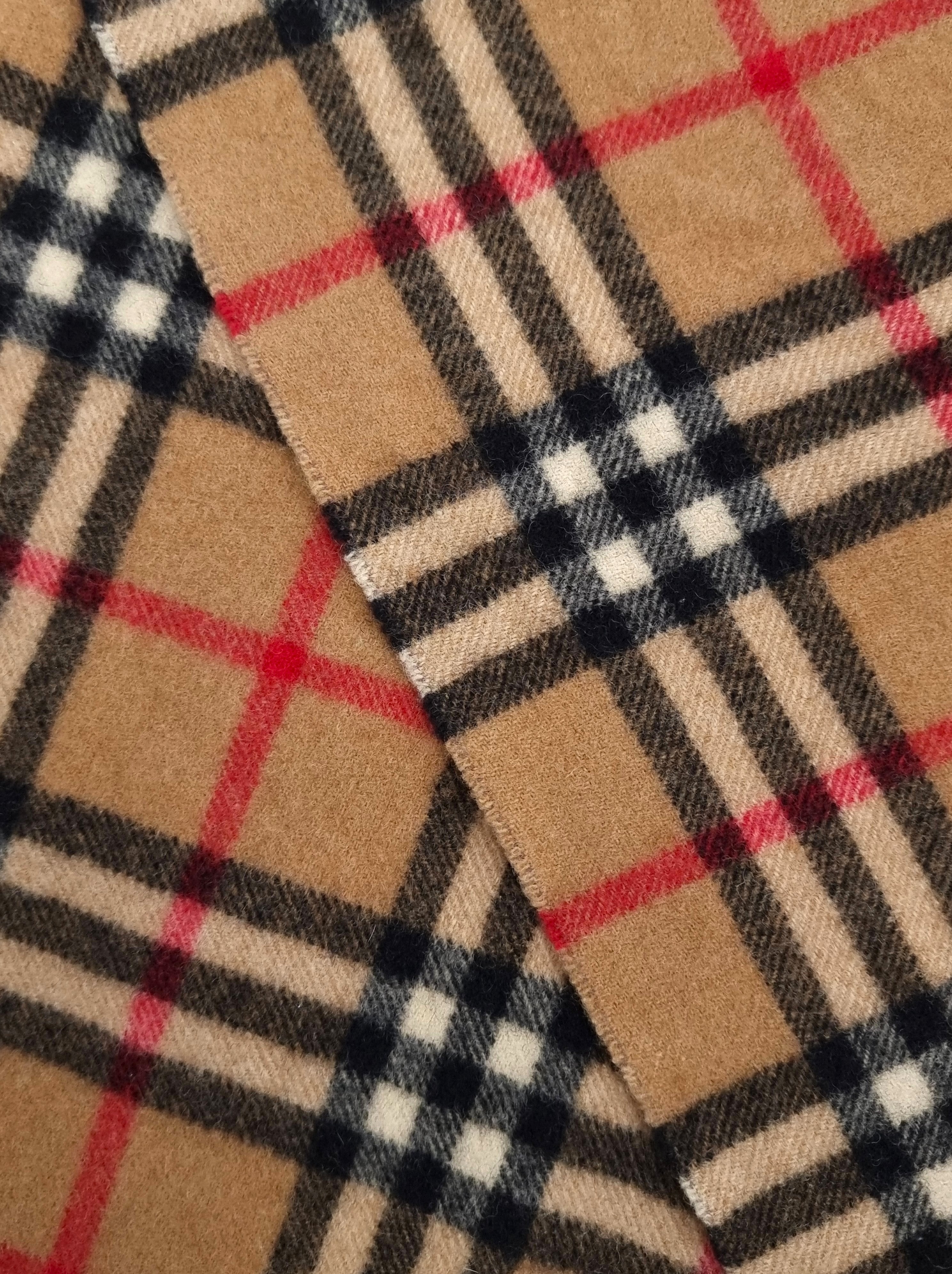 Burberry Cashmere Huivi