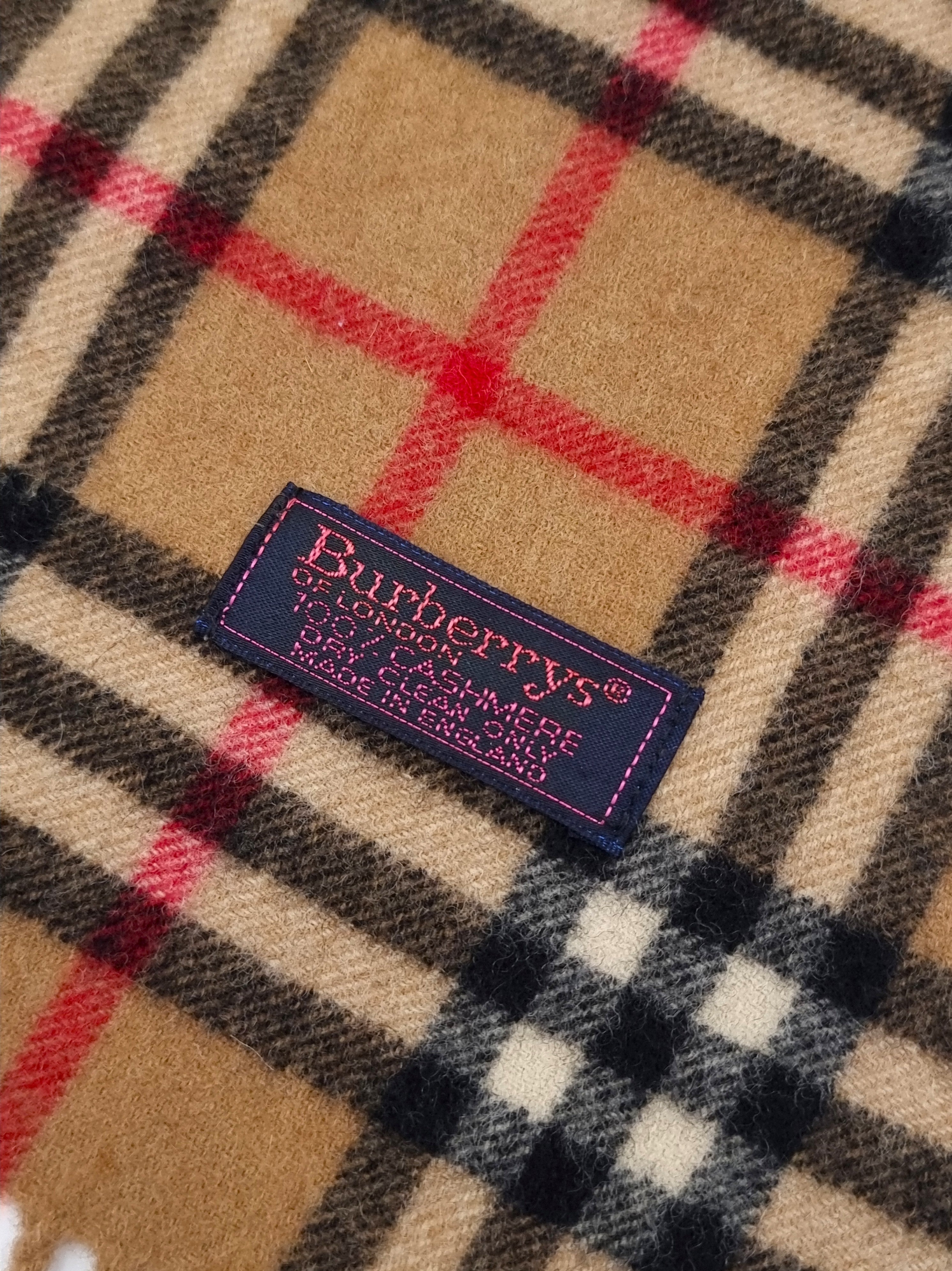 Burberry Cashmere Huivi