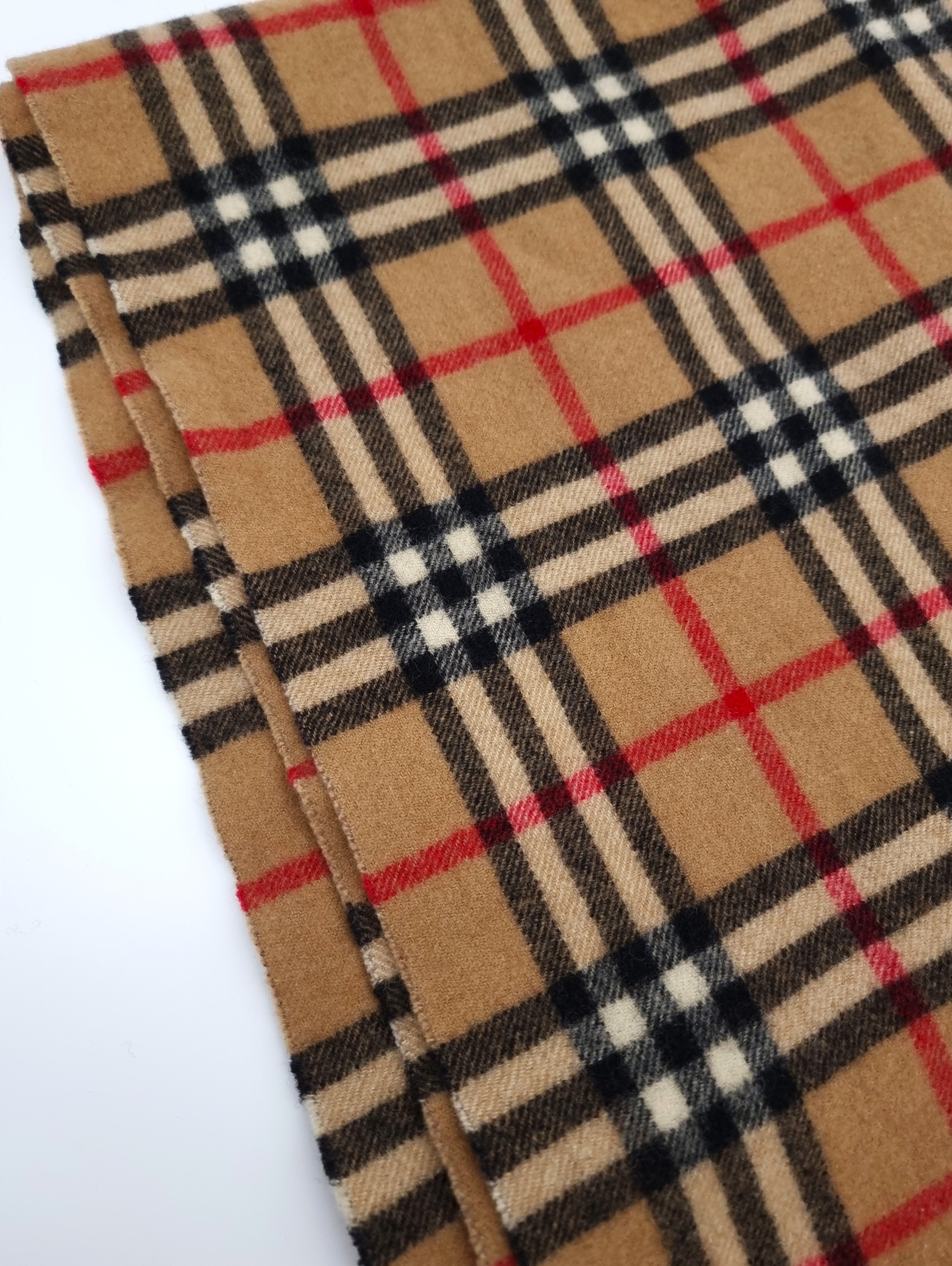 Burberry Cashmere Huivi