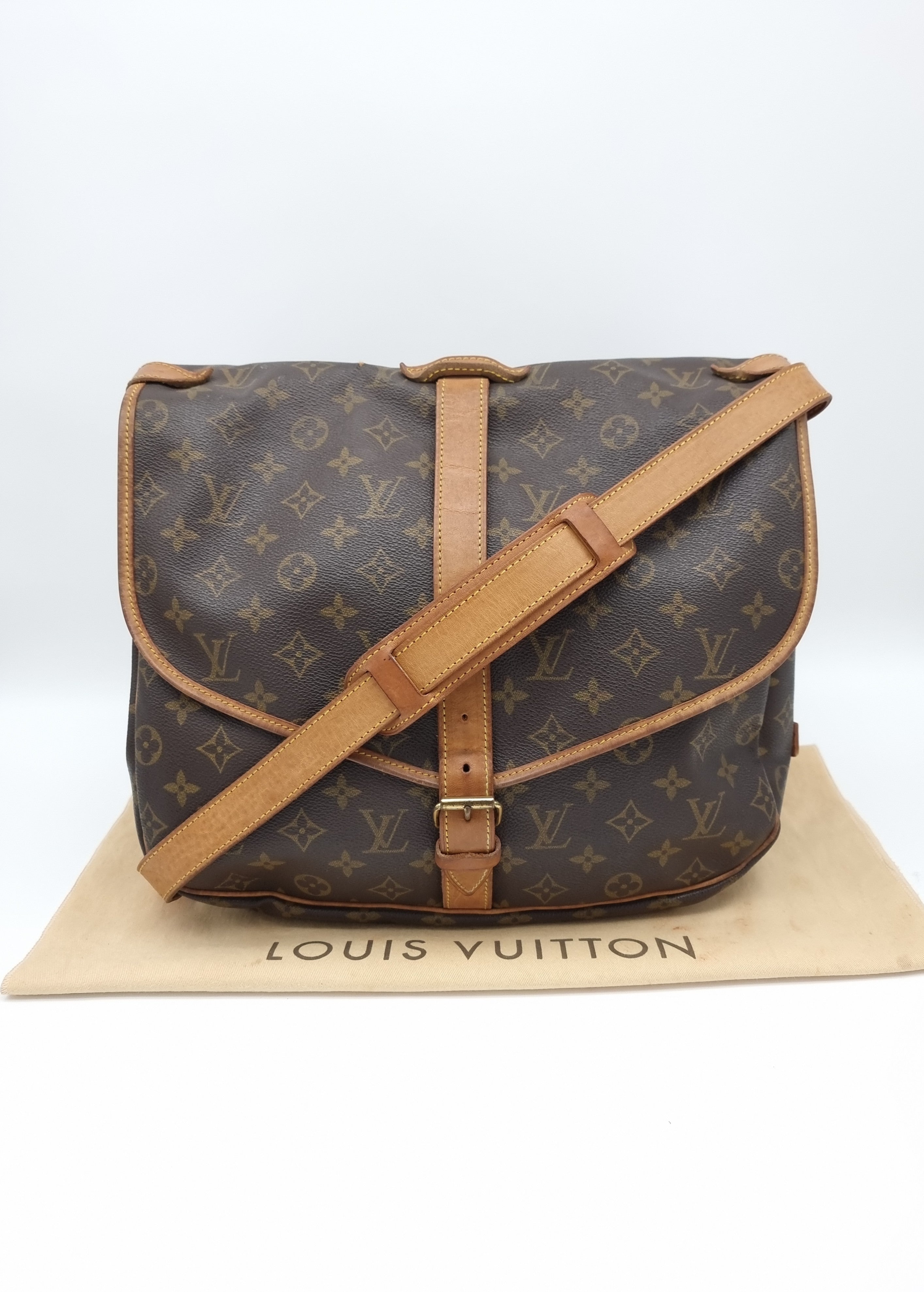 Louis Vuitton Saumur 35