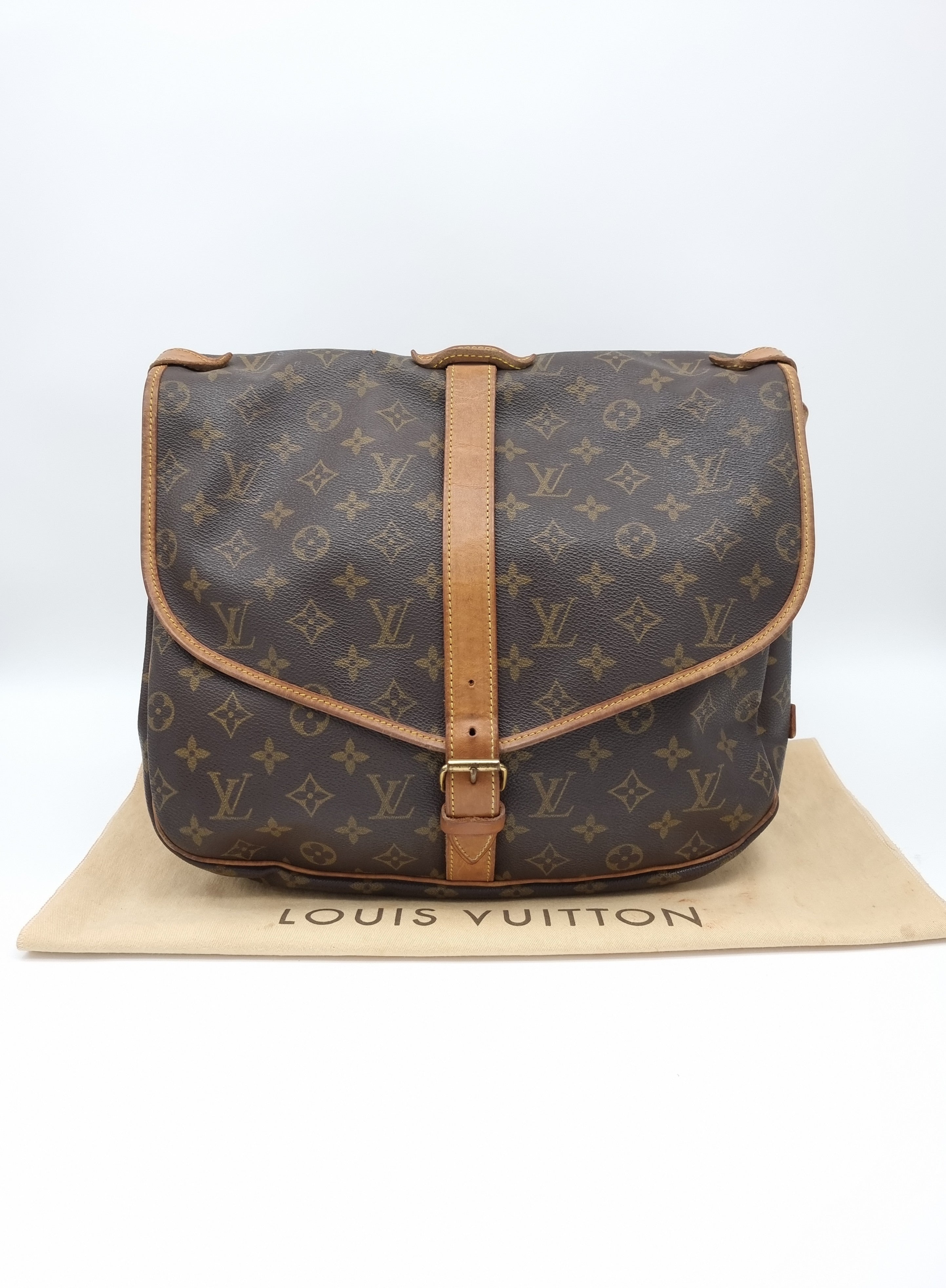 Louis Vuitton Saumur 35