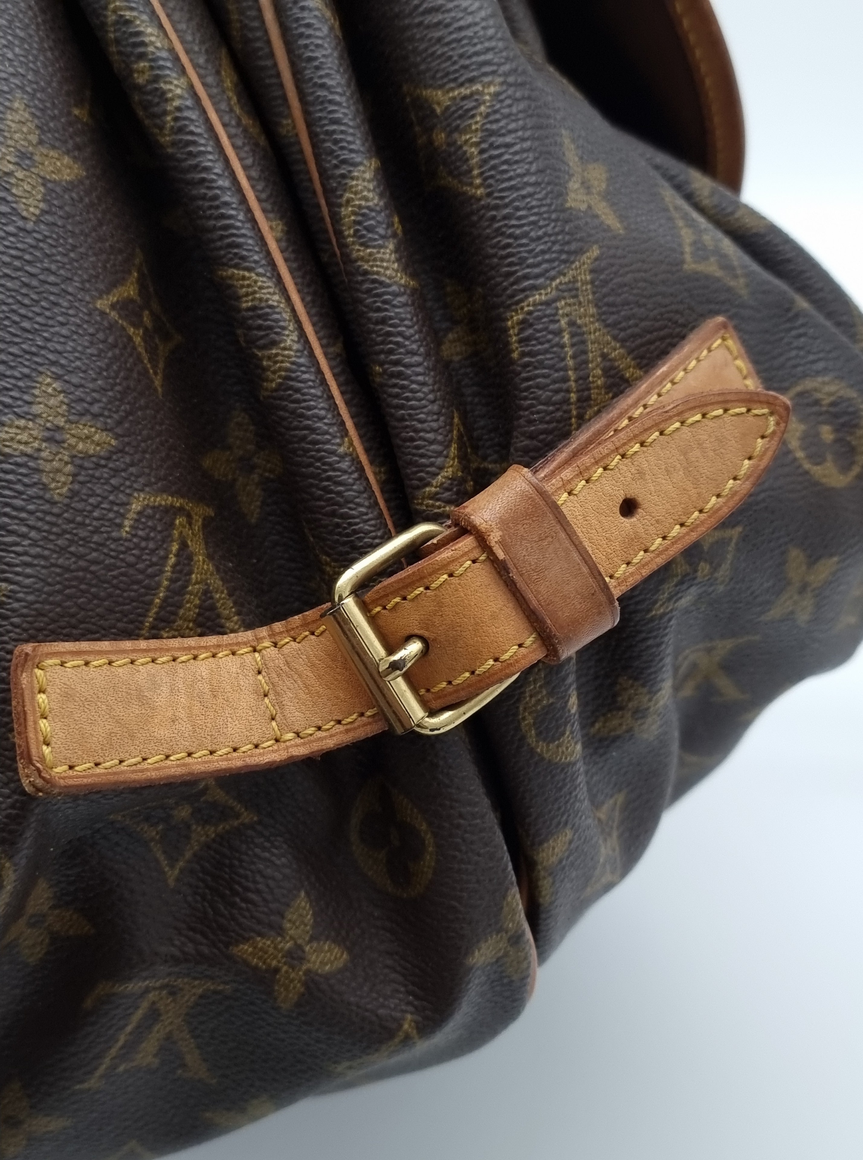 Louis Vuitton Saumur 35