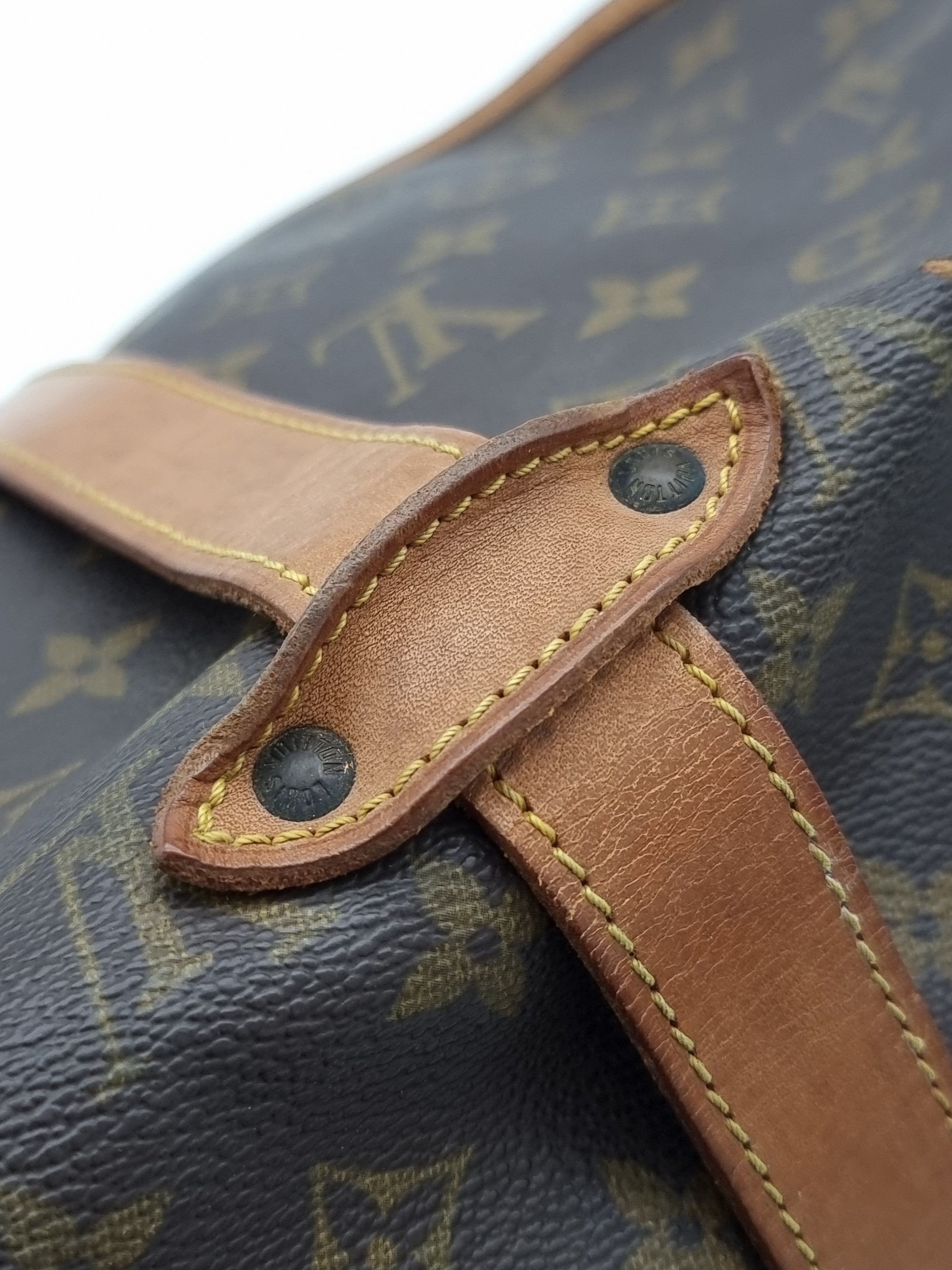 Louis Vuitton Saumur 35