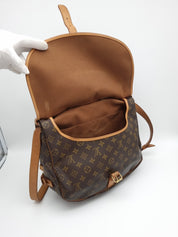 Louis Vuitton Saumur 35