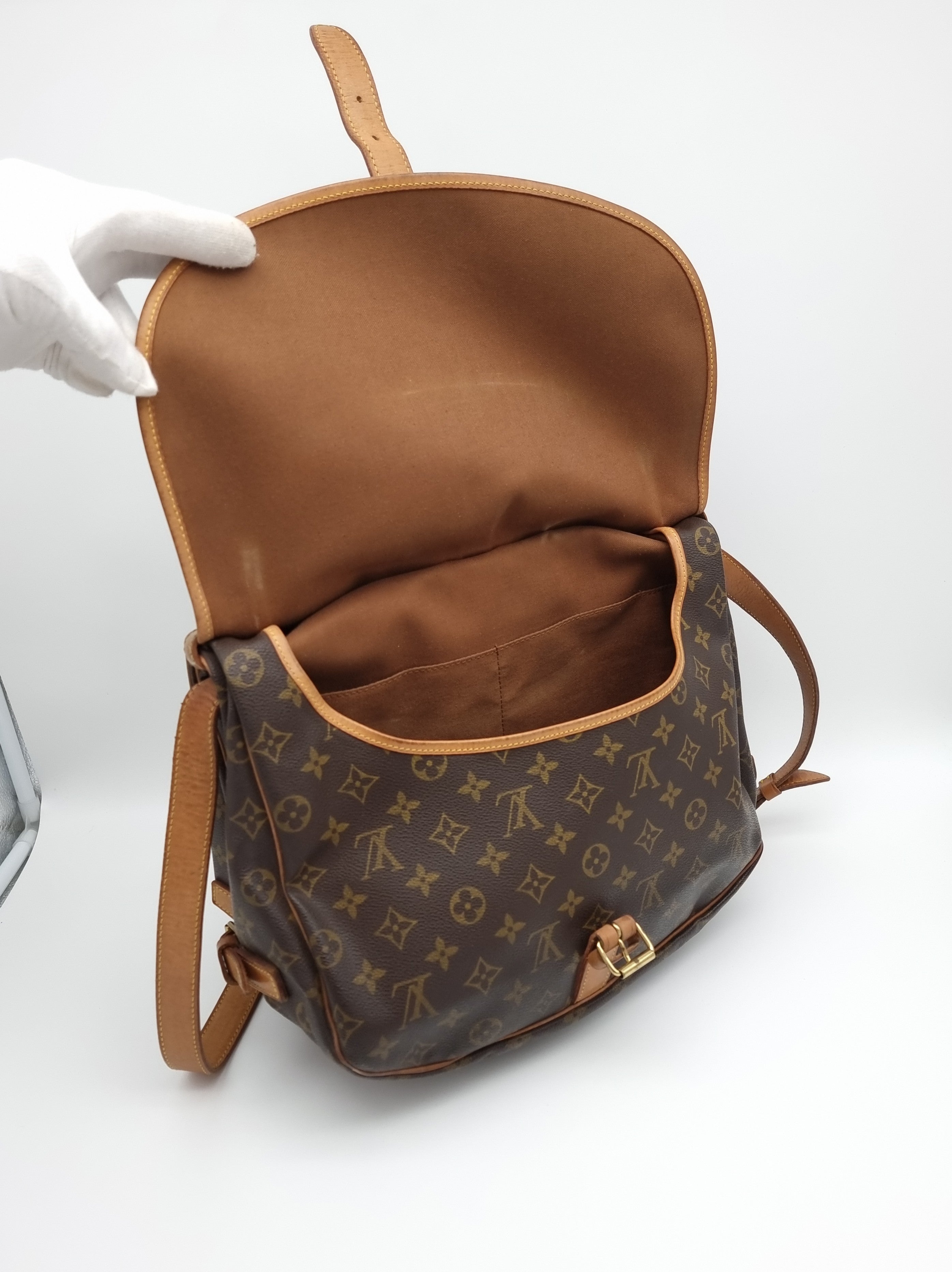 Louis Vuitton Saumur 35