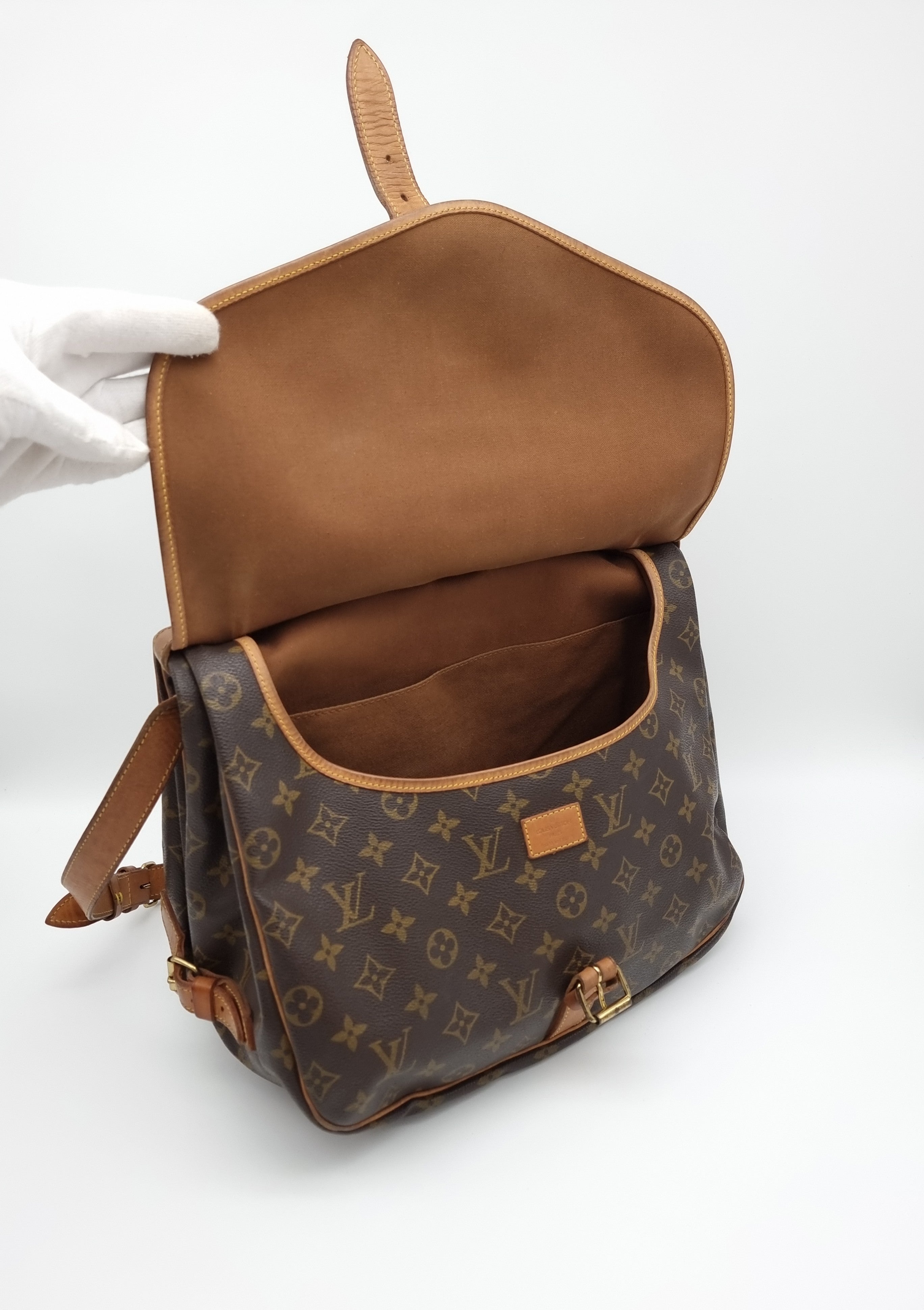 Louis Vuitton Saumur 35