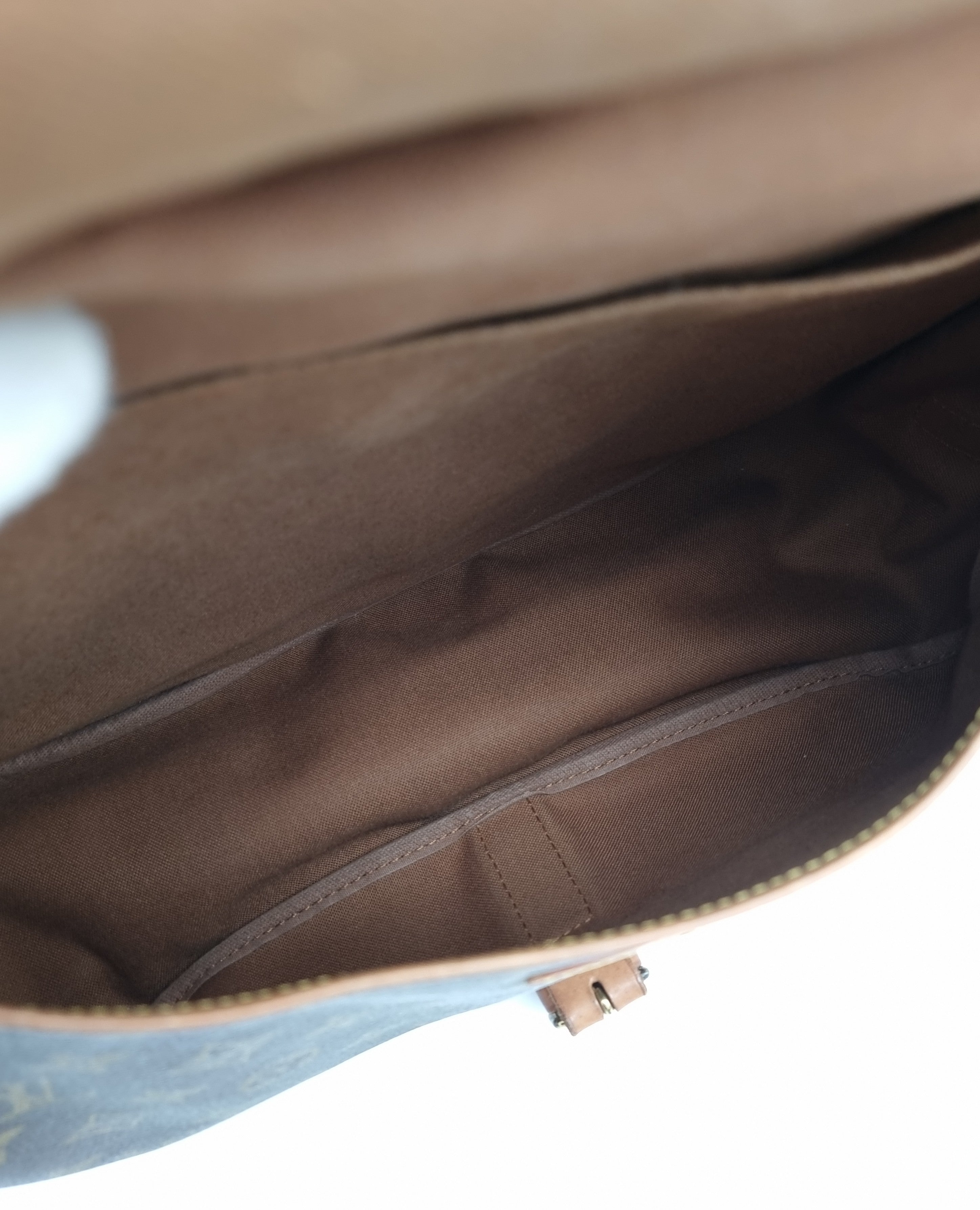 Louis Vuitton Saumur 35