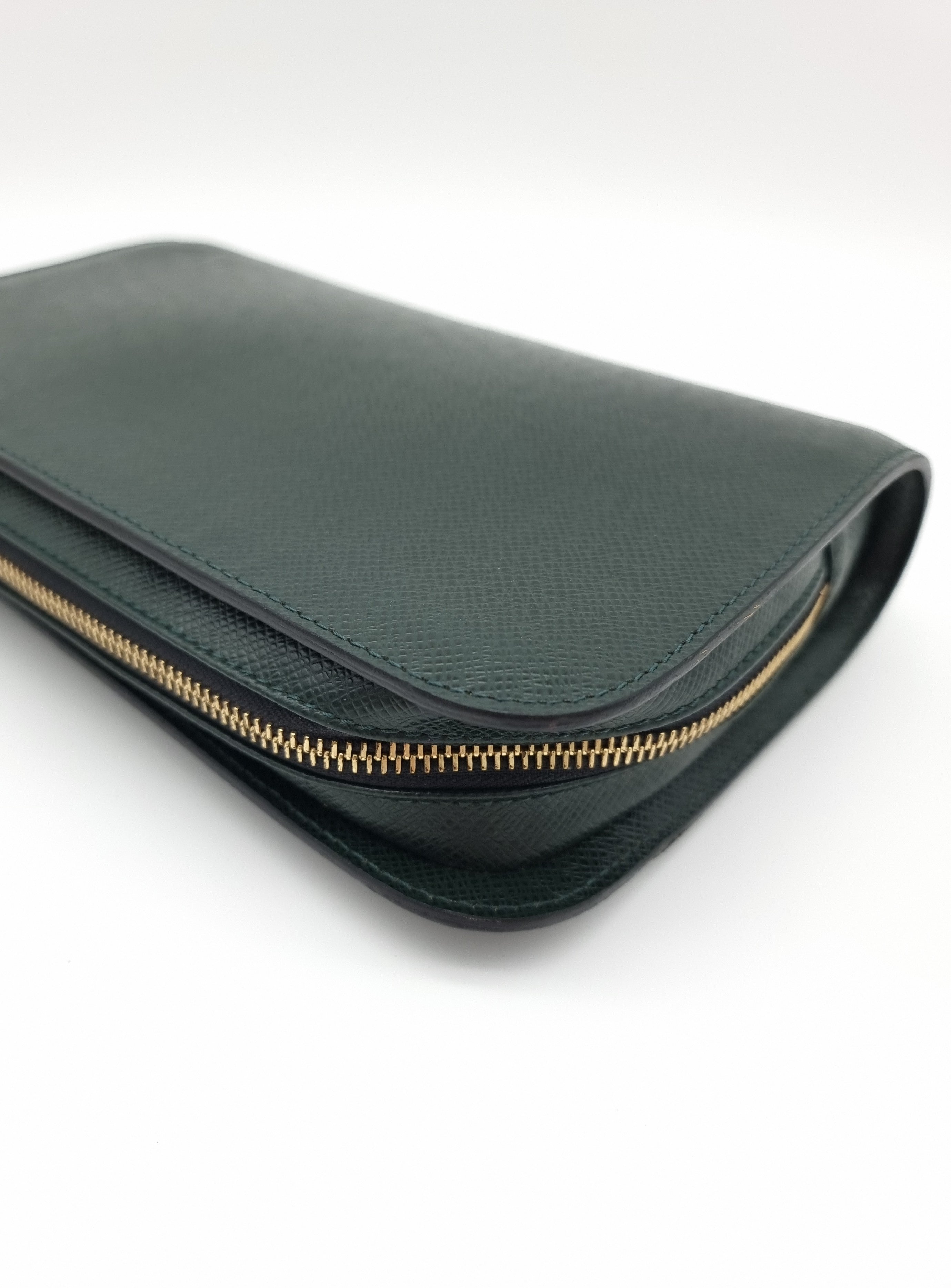 Louis Vuitton Taiga Baikal