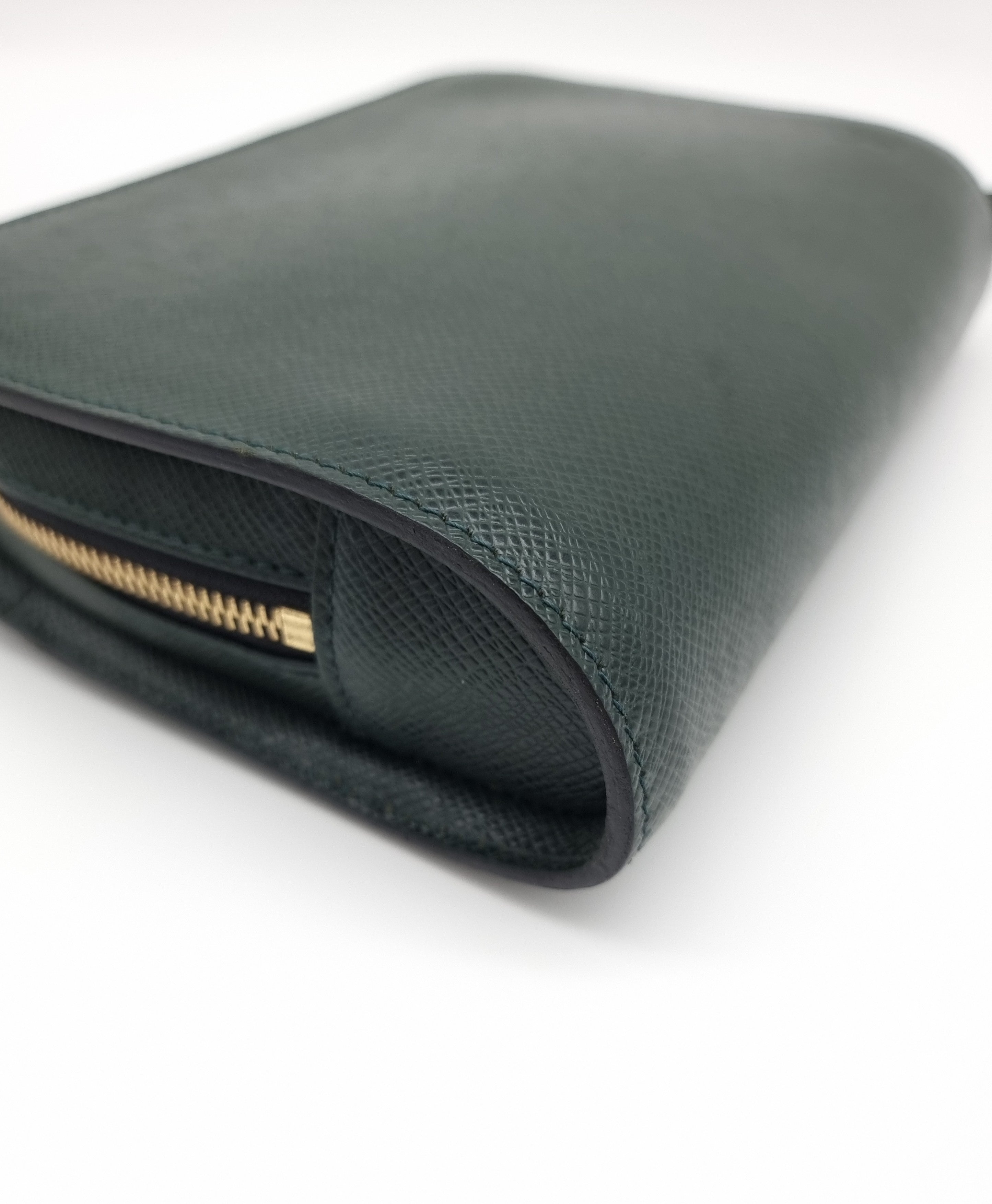Louis Vuitton Taiga Baikal