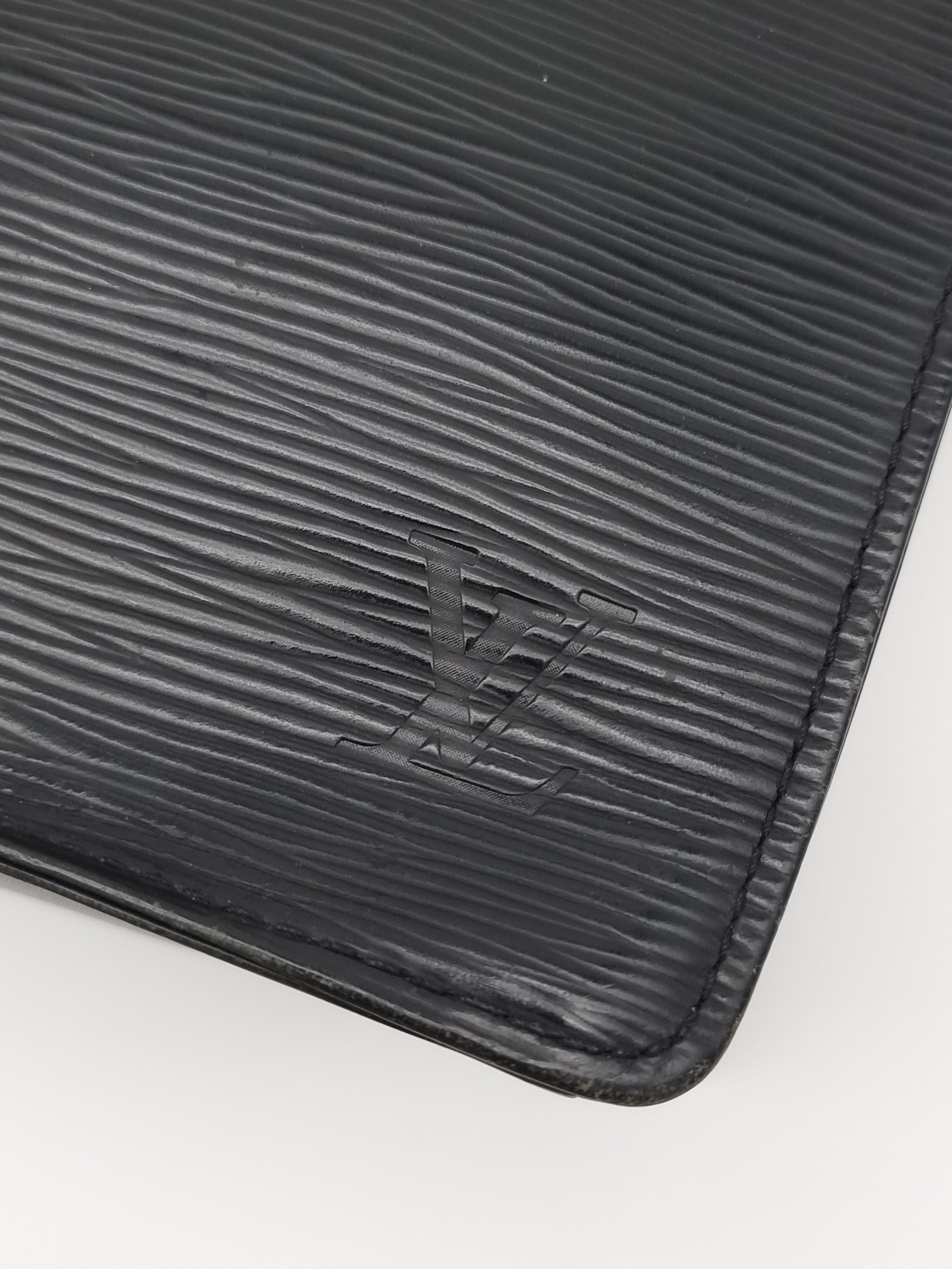 Louis Vuitton Epi Sac Plat