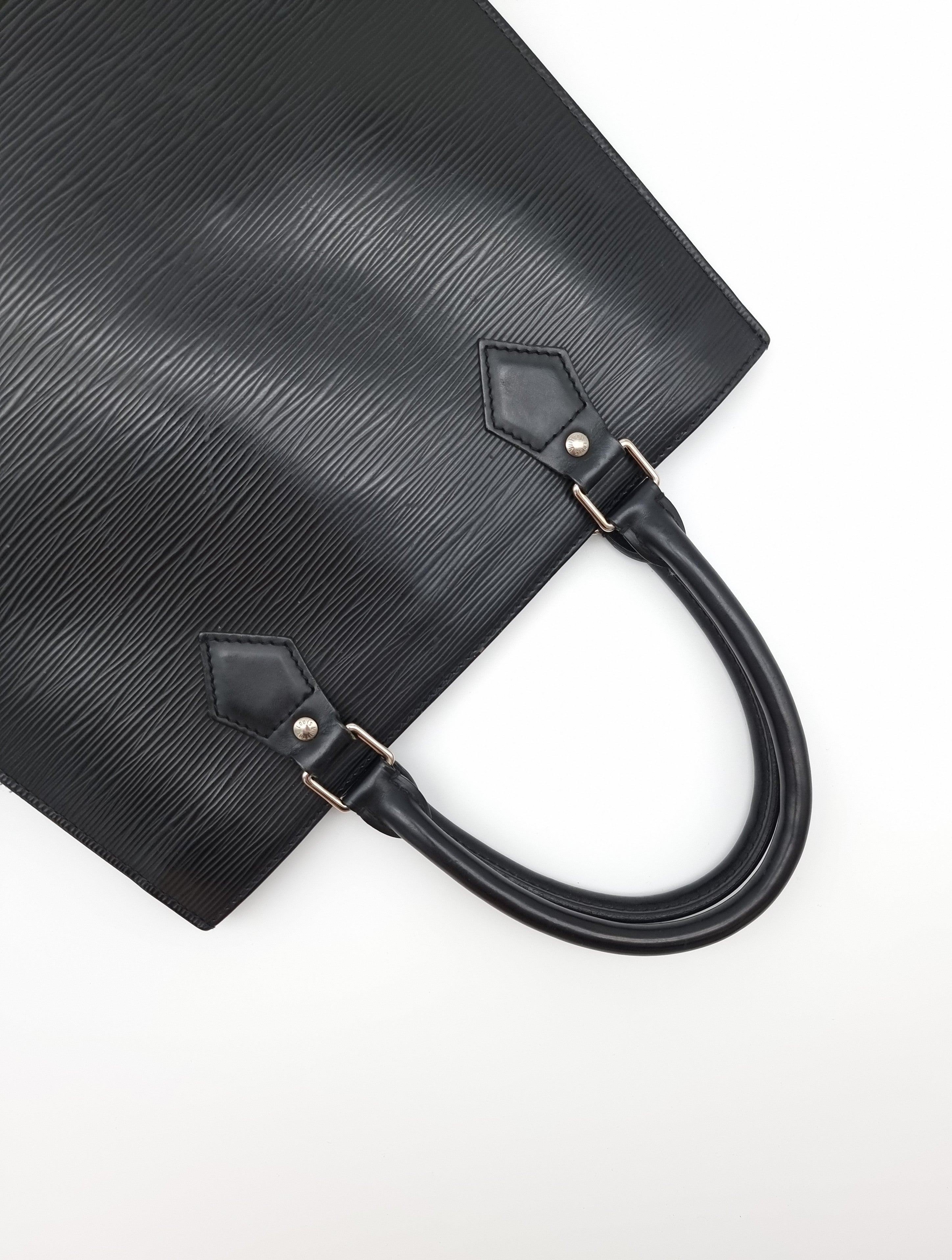 Louis Vuitton Epi Sac Plat