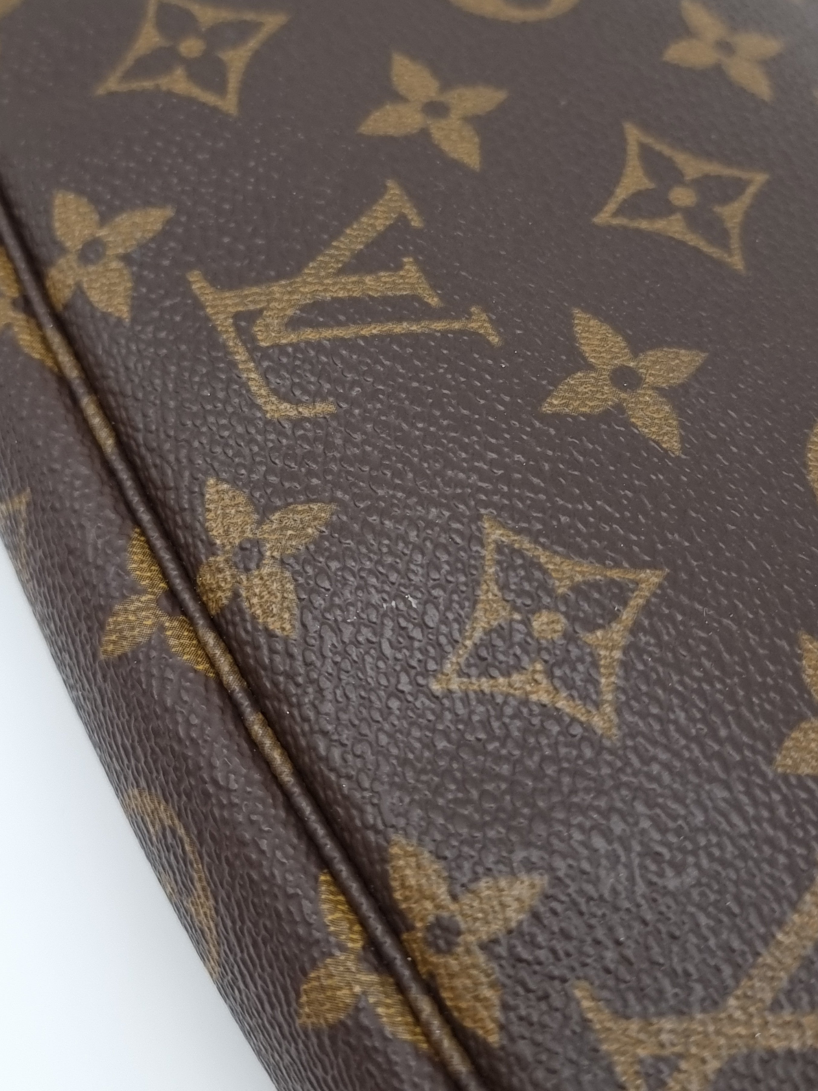 Louis Vuitton Pochette Accessoires