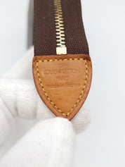 Louis Vuitton Poche Toilette 26