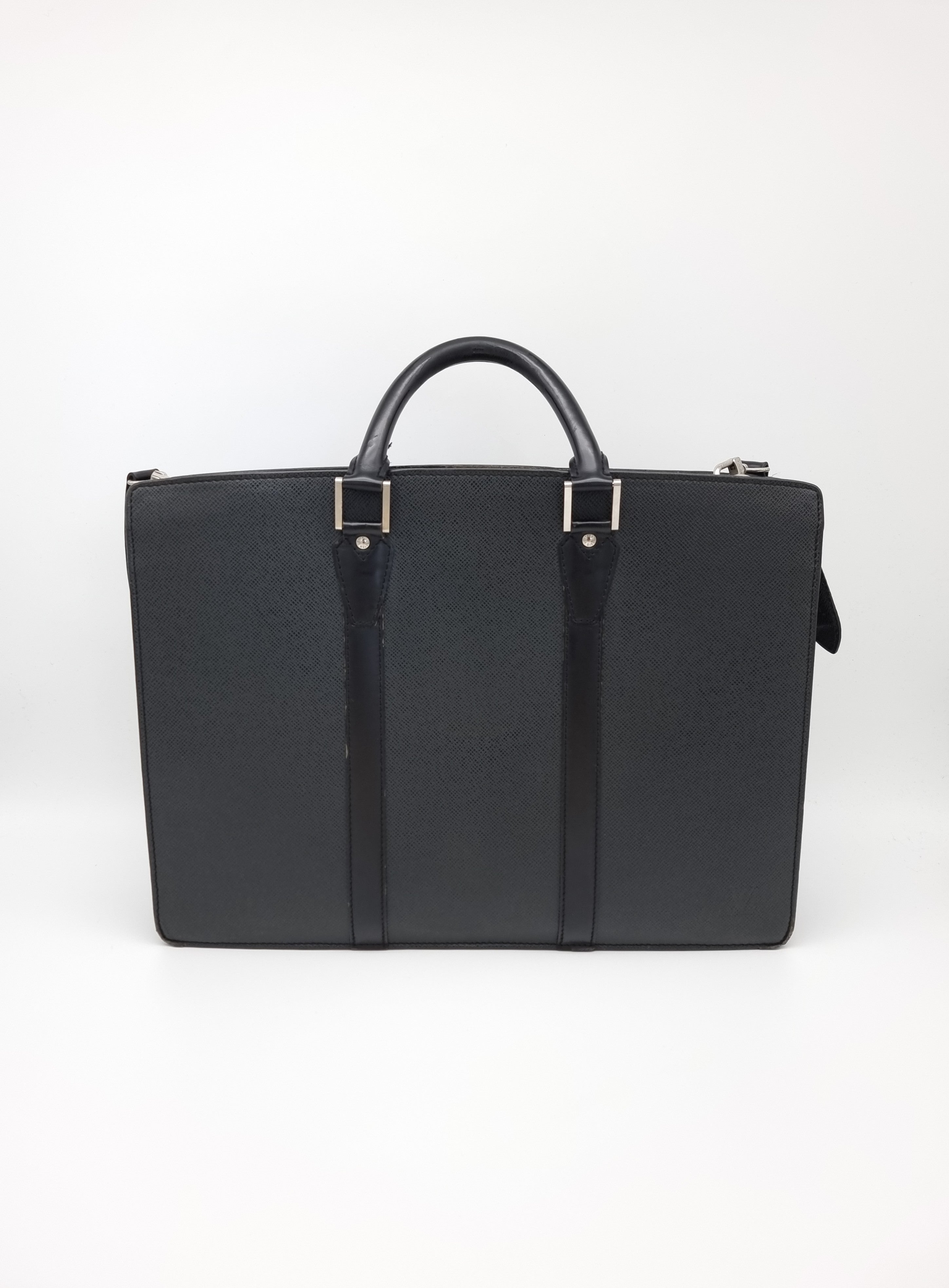 Louis Vuitton Porte Documents Taiga