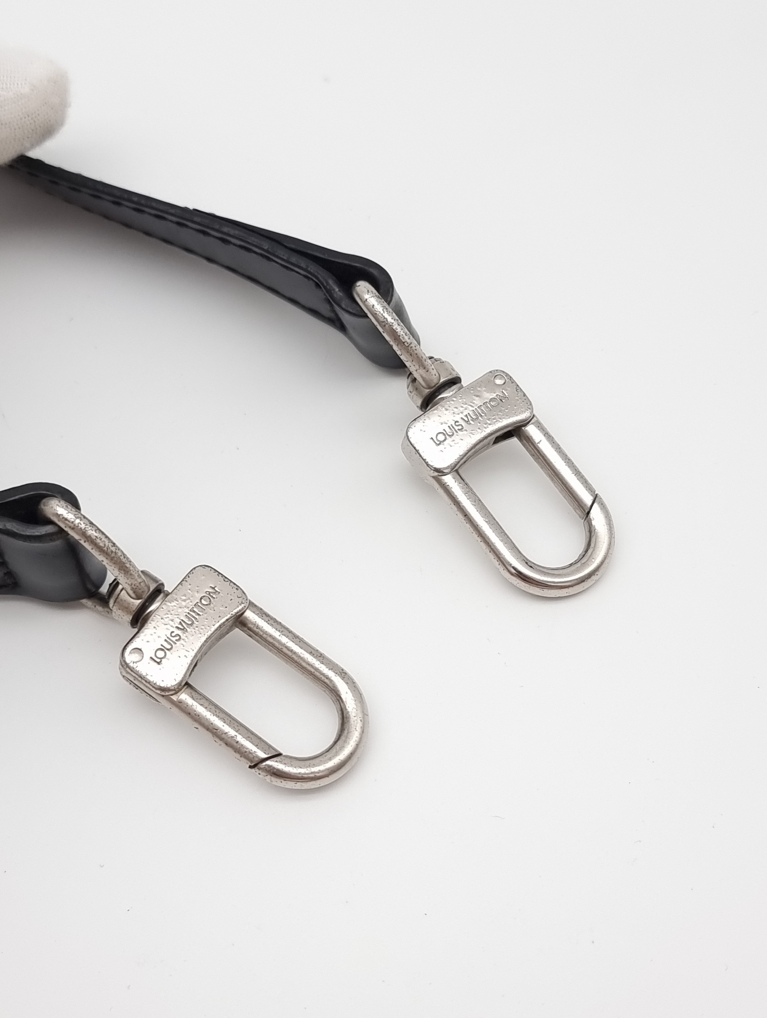 Louis Vuitton Porte Documents Taiga