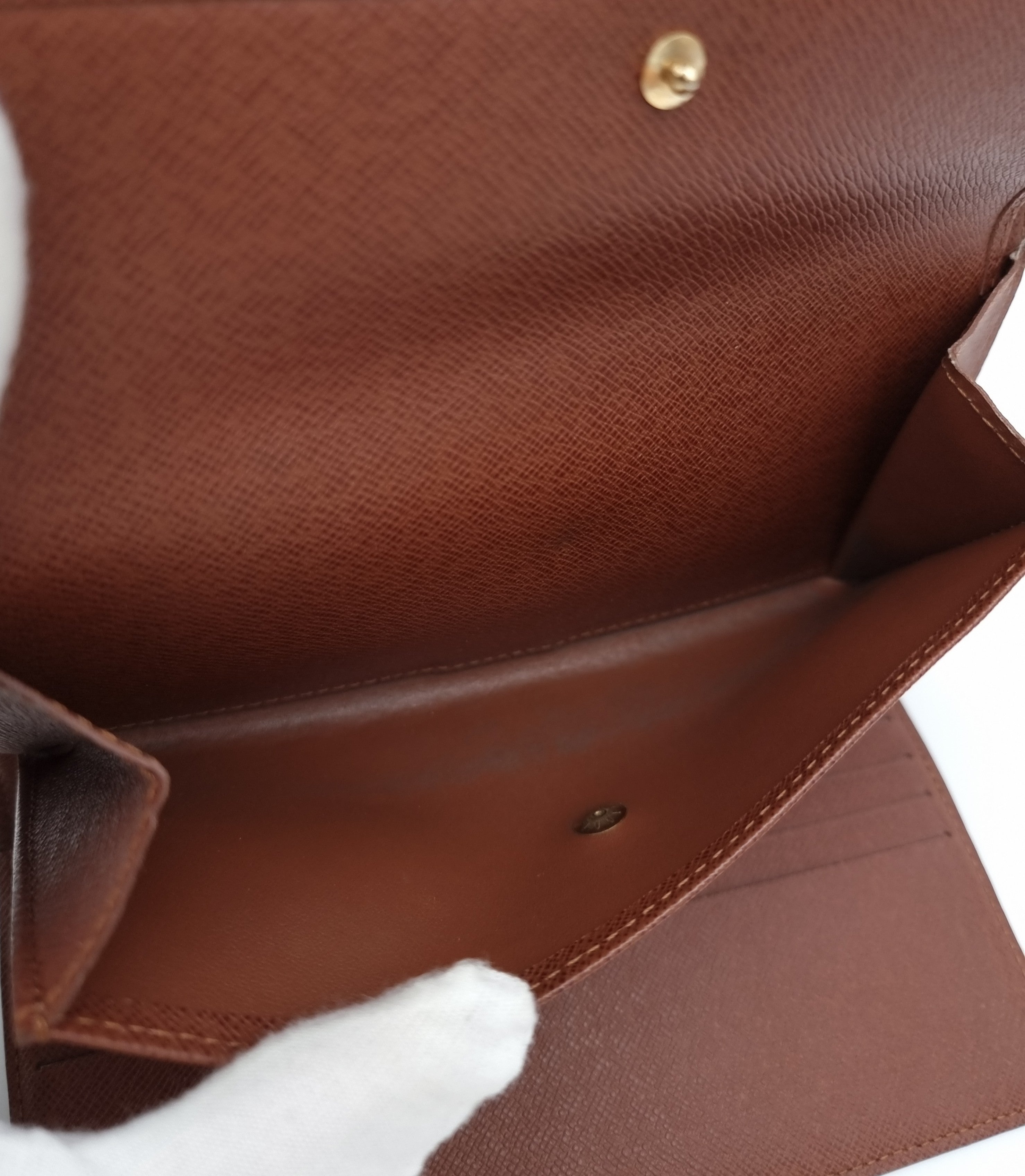 Louis Vuitton Trifold Lompakko