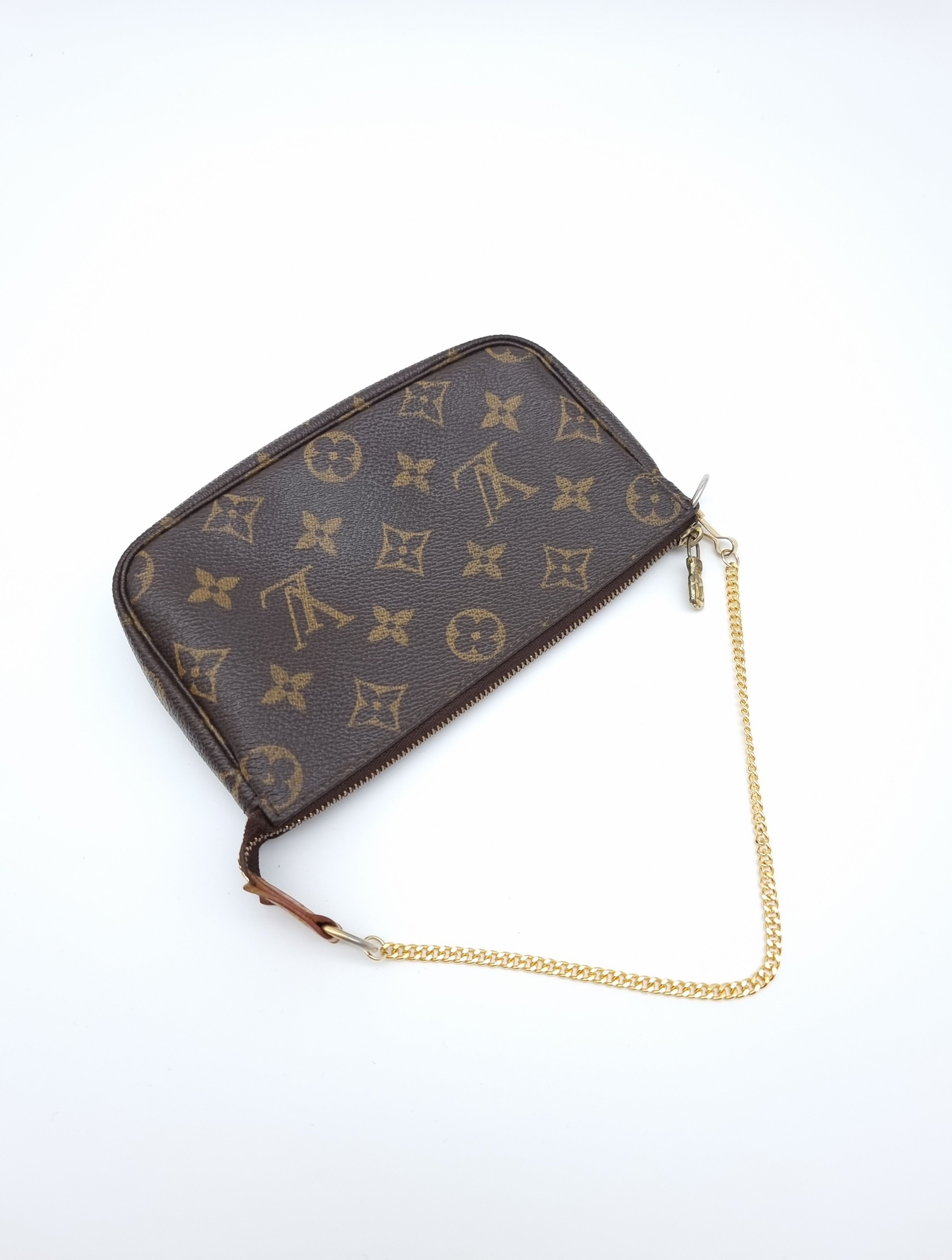 Louis Vuitton Pochette Accessoires Small